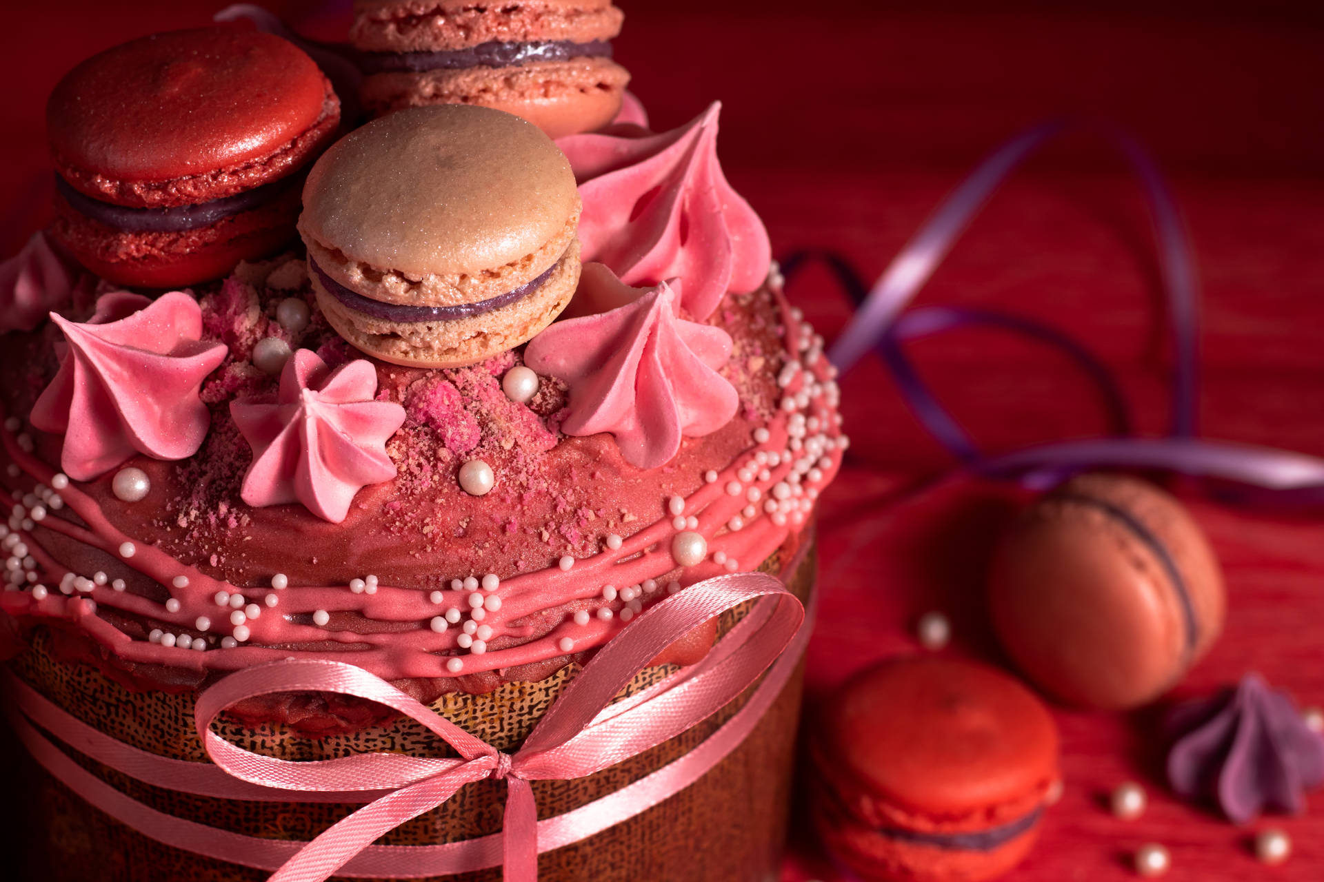 Pastel de Chocolate con Macarons Fondo de Escritorio Fondos de pantalla