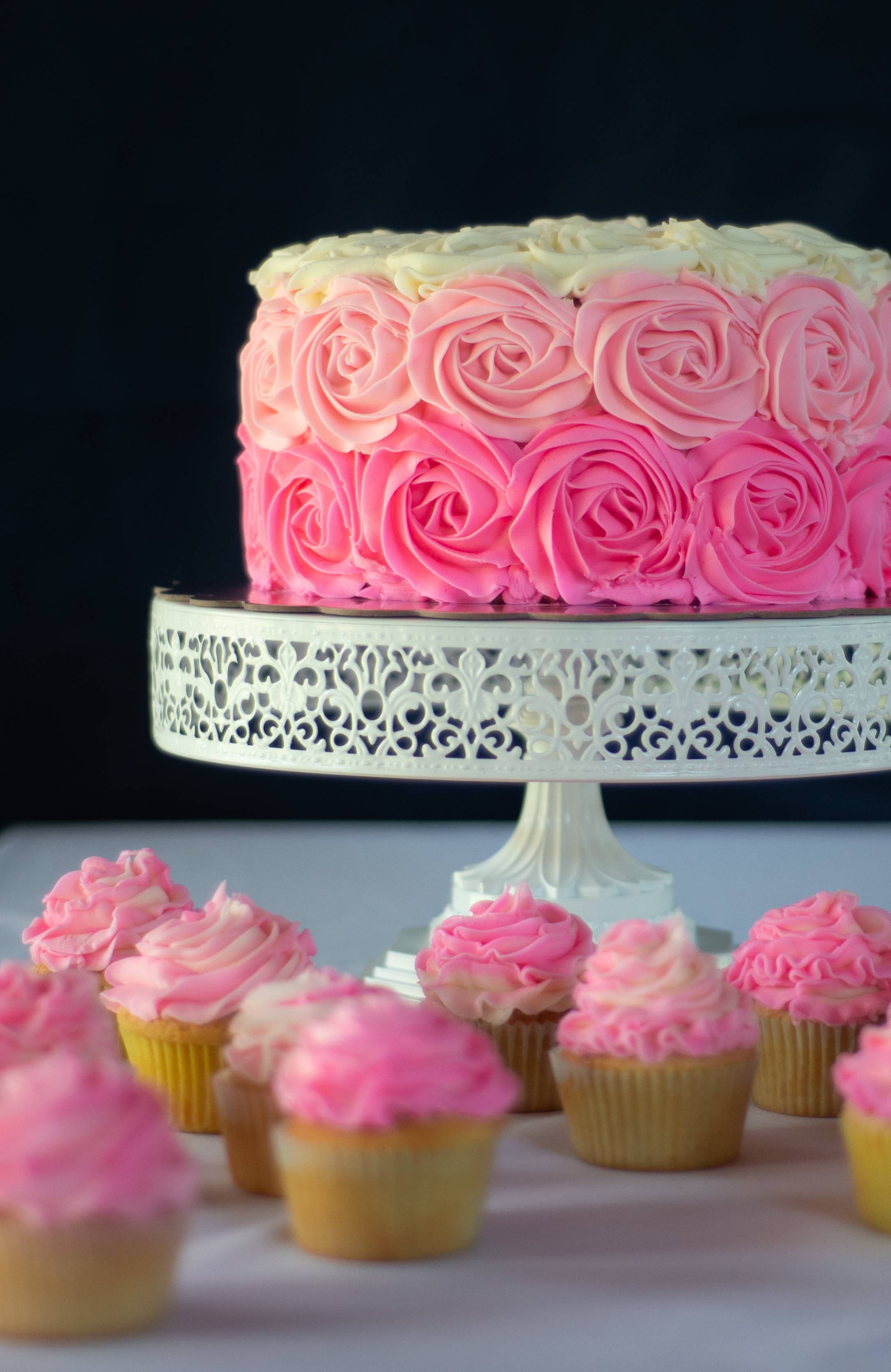 Pastel de rosa rosa y cupcake Fondos de pantalla
