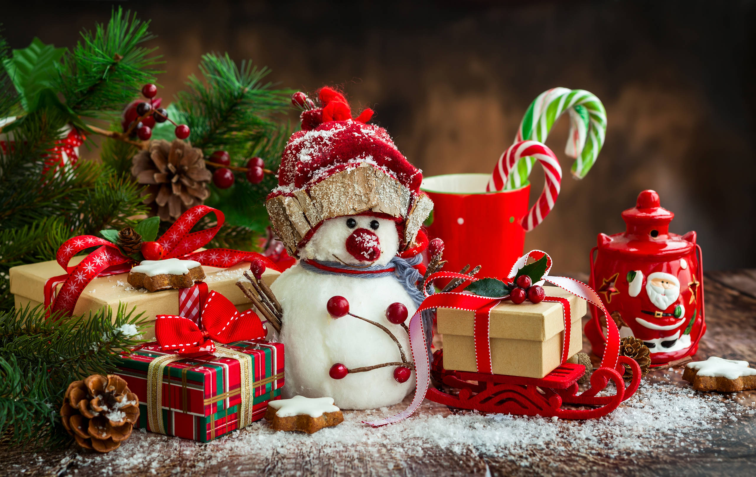 Pequeño Muñeco de Nieve con Regalos de Navidad Fondos de pantalla