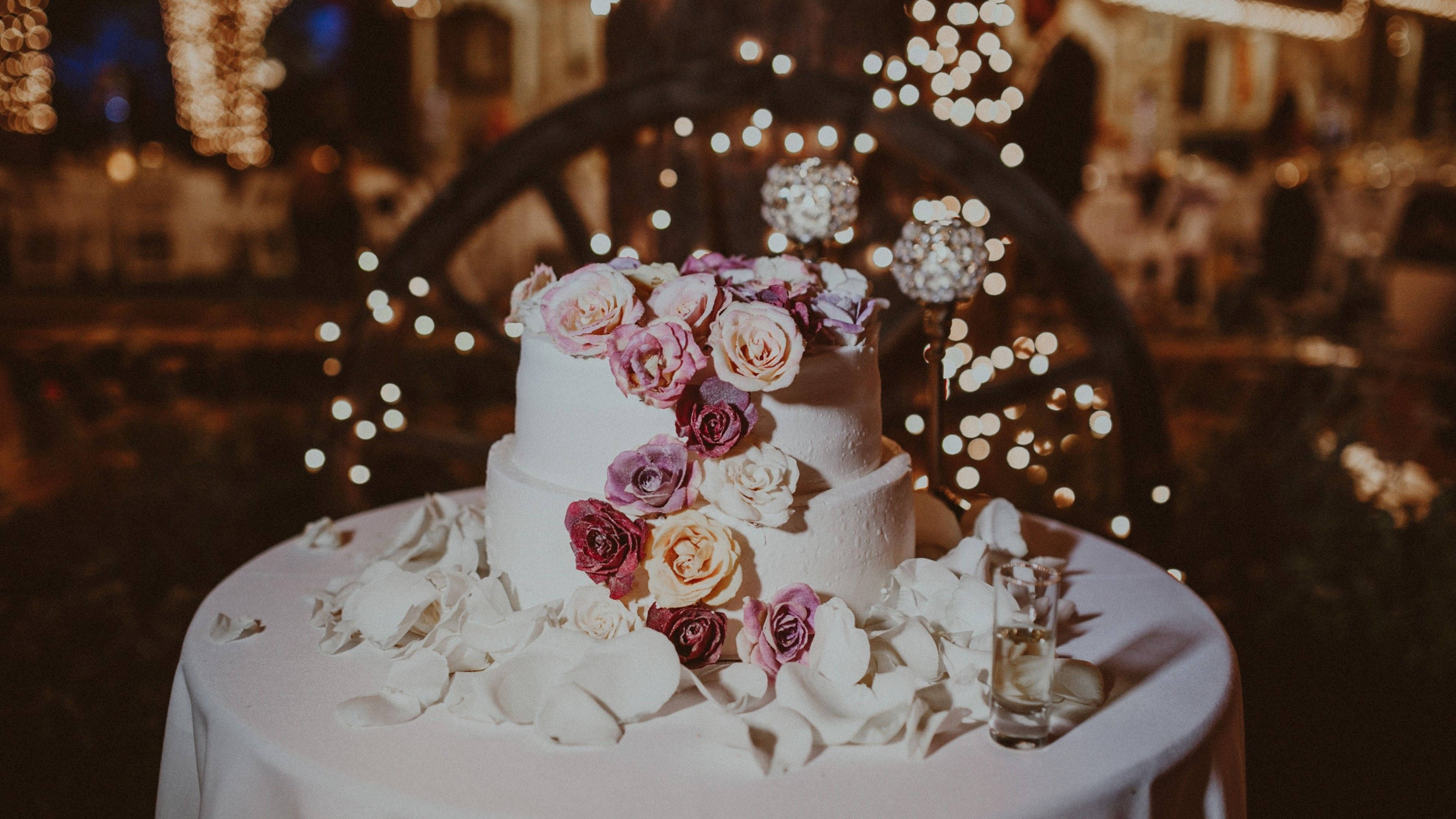 Pétalos de Rosa Blanca Pastel de Bodas Fondos de pantalla