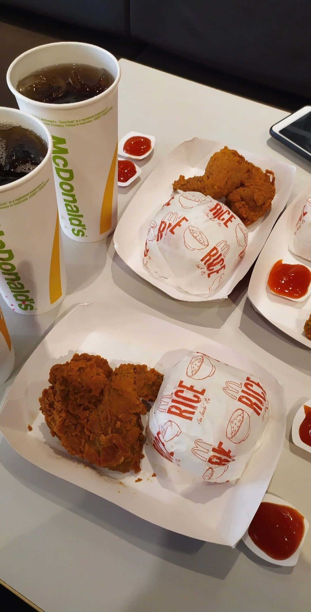 Plato de pollo y arroz Imagen de comida de McDonald's Fondos de pantalla