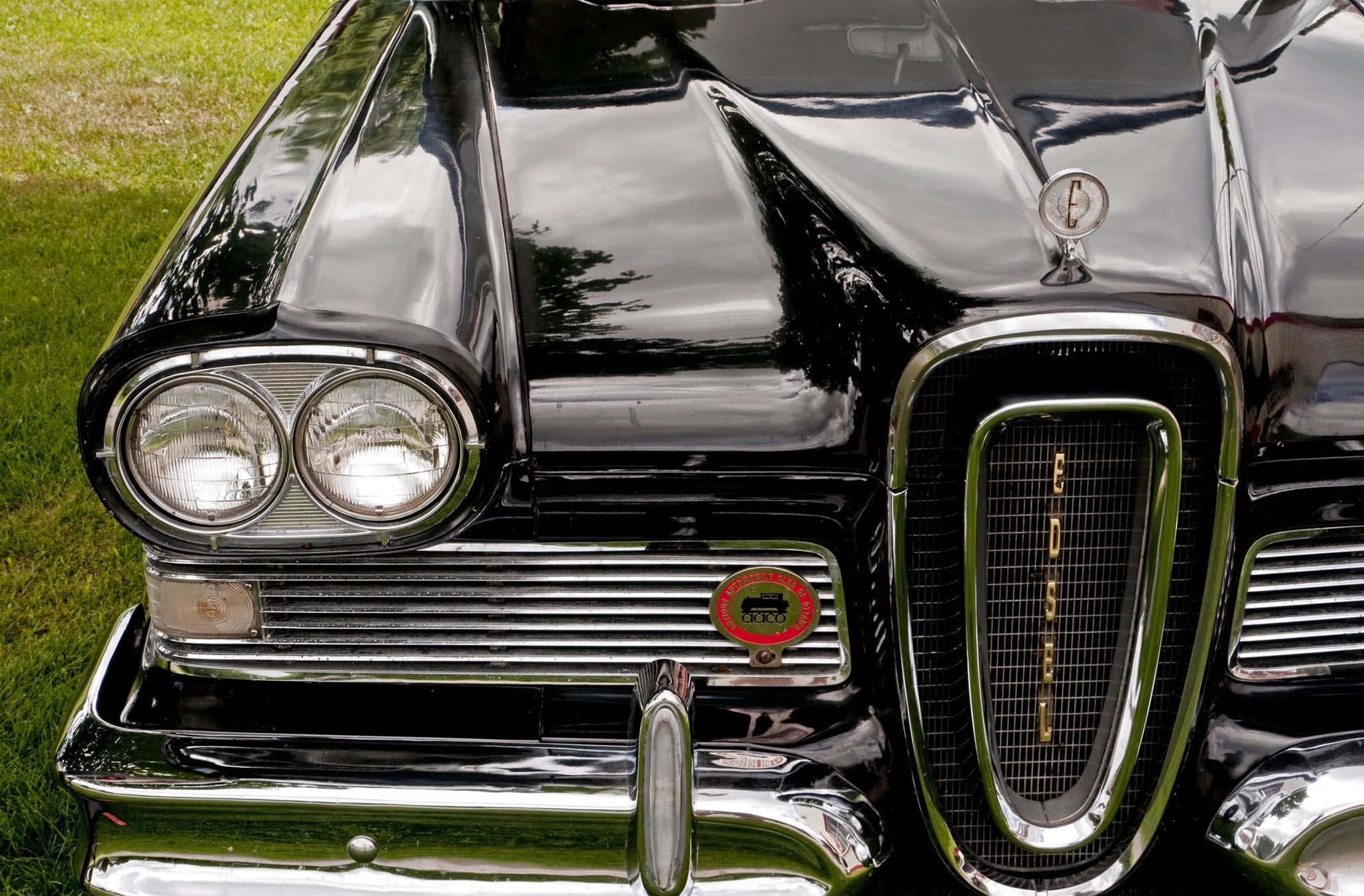 Primer Plano de la Parrilla del Auto Fondos de pantalla