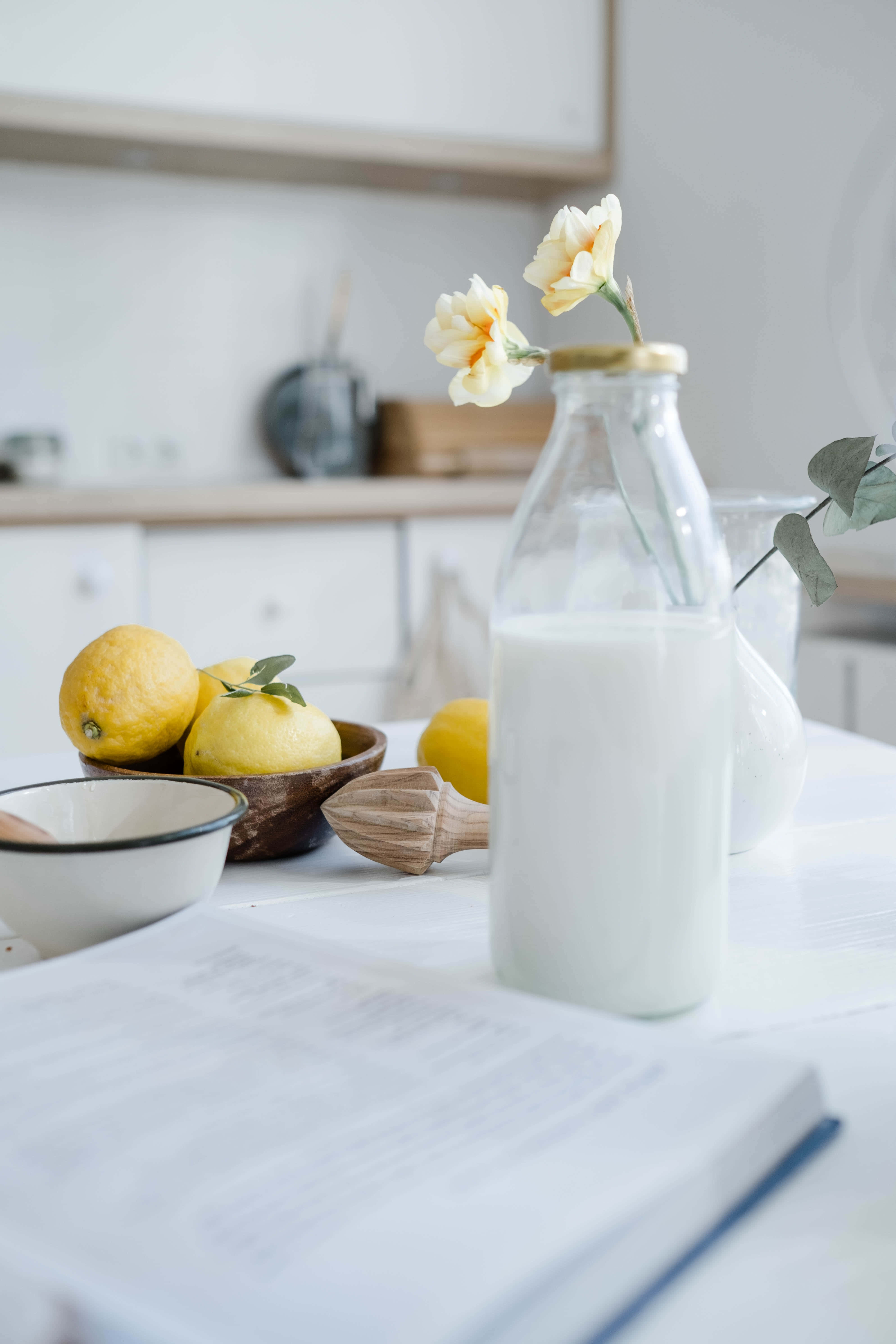 Primer plano de salpicadura de leche fresca y cremosa Fondos de pantalla