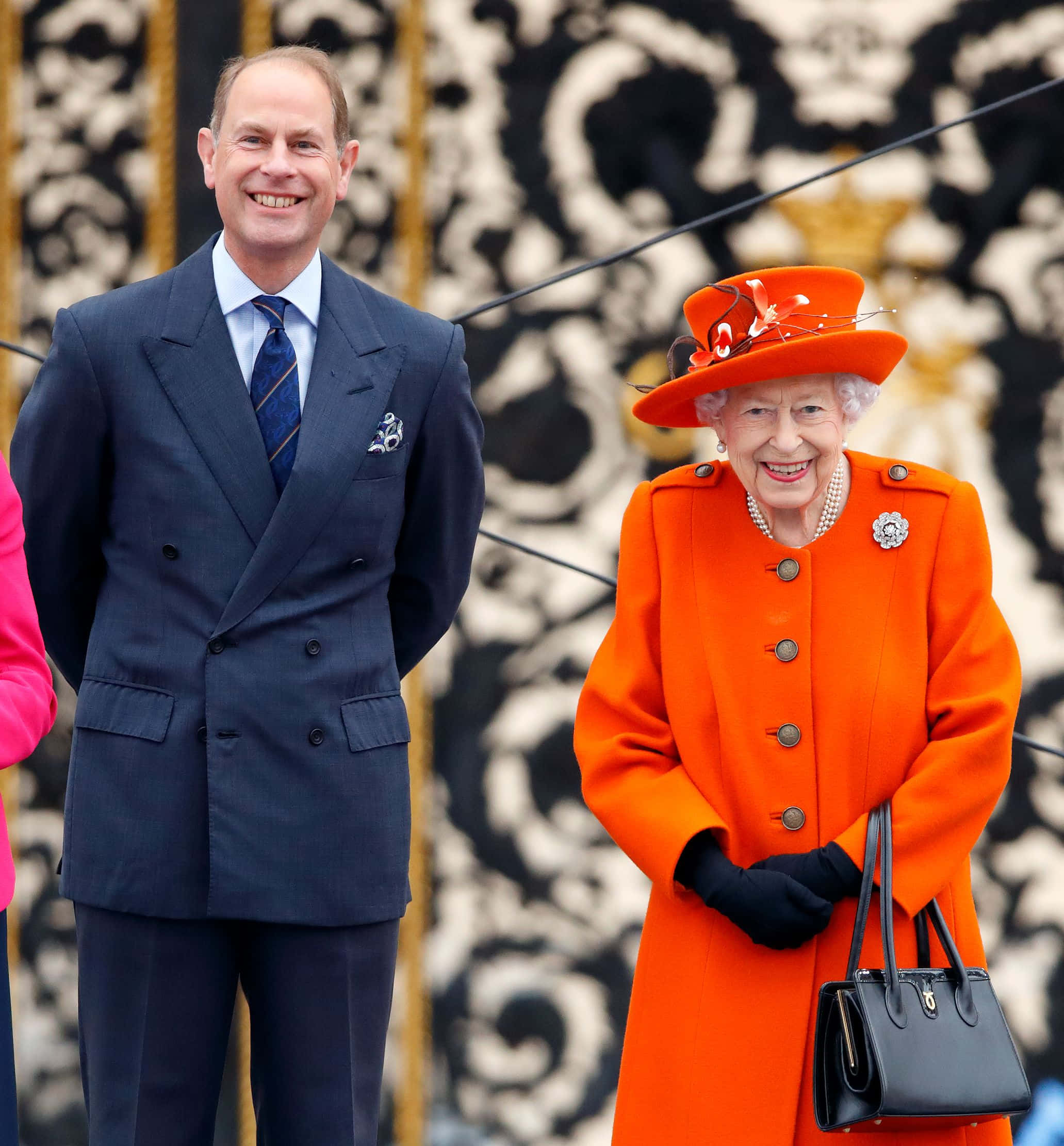 Príncipe Eduardo con la Reina Isabel II Fondos de pantalla