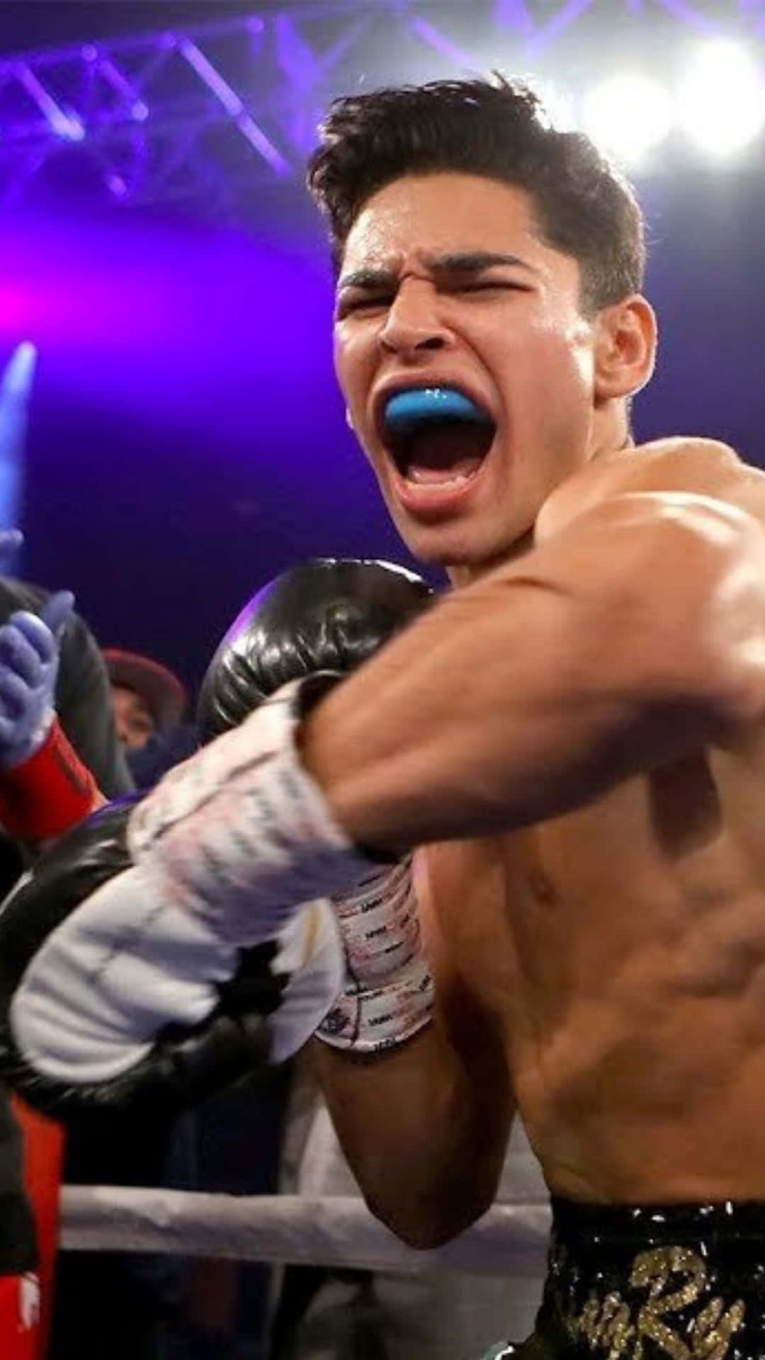 Protector bucal vertical de Ryan Garcia Fondos de pantalla