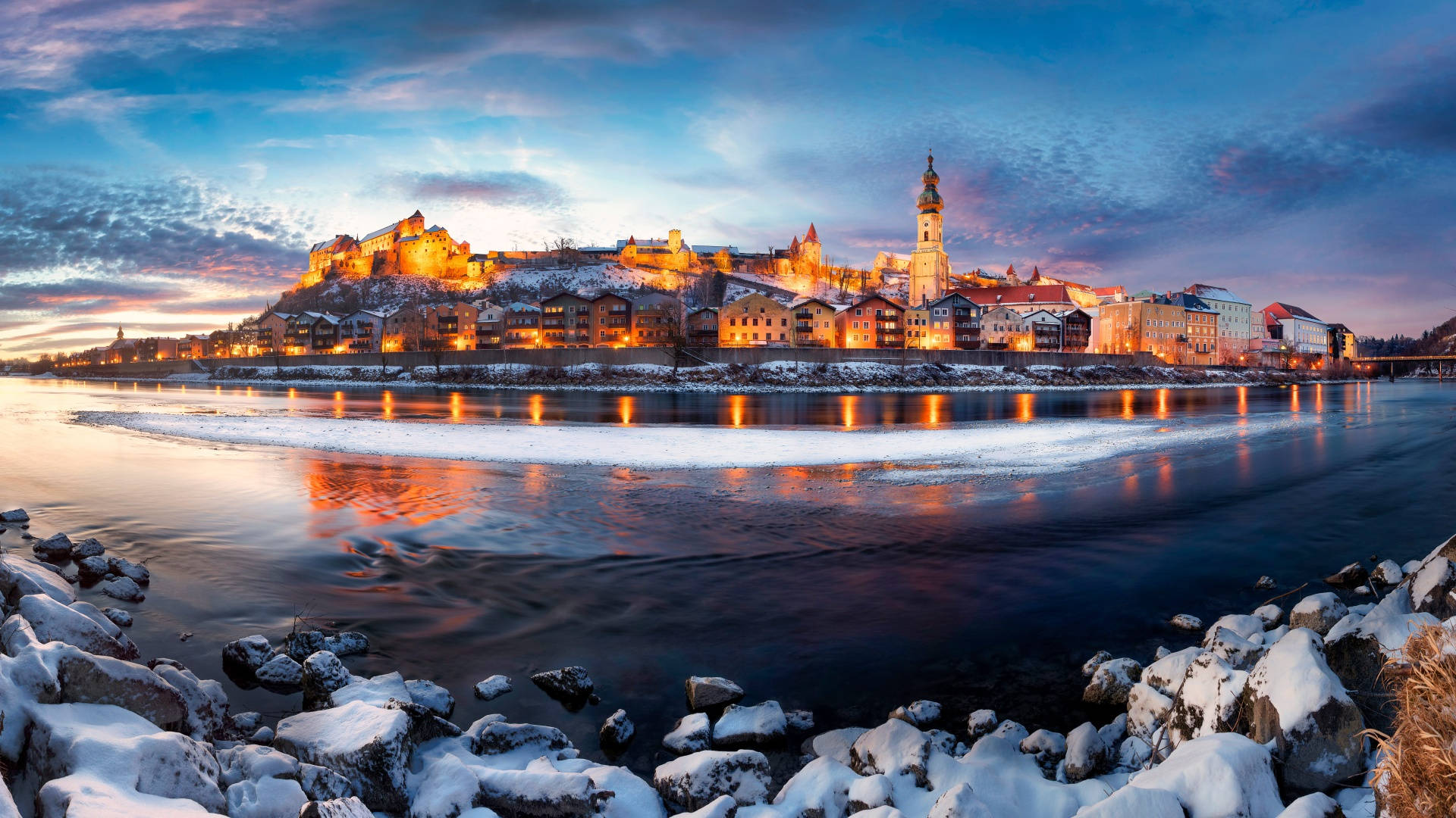 Pueblo Fluvial Estético de Invierno Fondos de pantalla