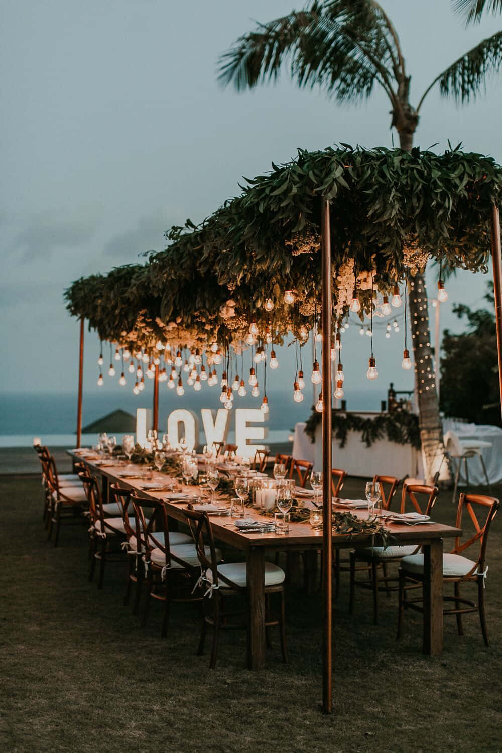Recepción de boda con mesa y sillas Fondos de pantalla