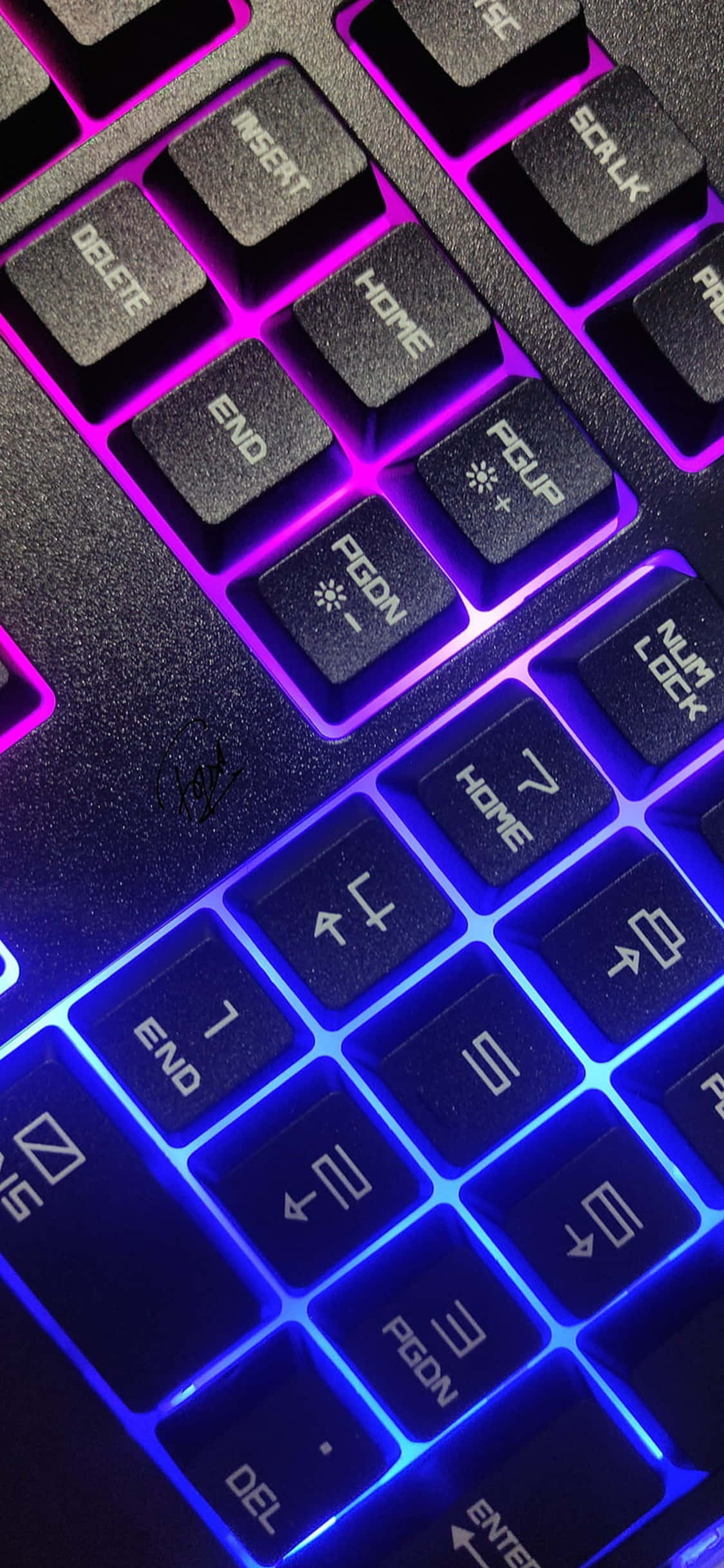 Renueva tu escritorio de trabajo con un iPhone X conectado a una PC de escritorio Fondos de pantalla