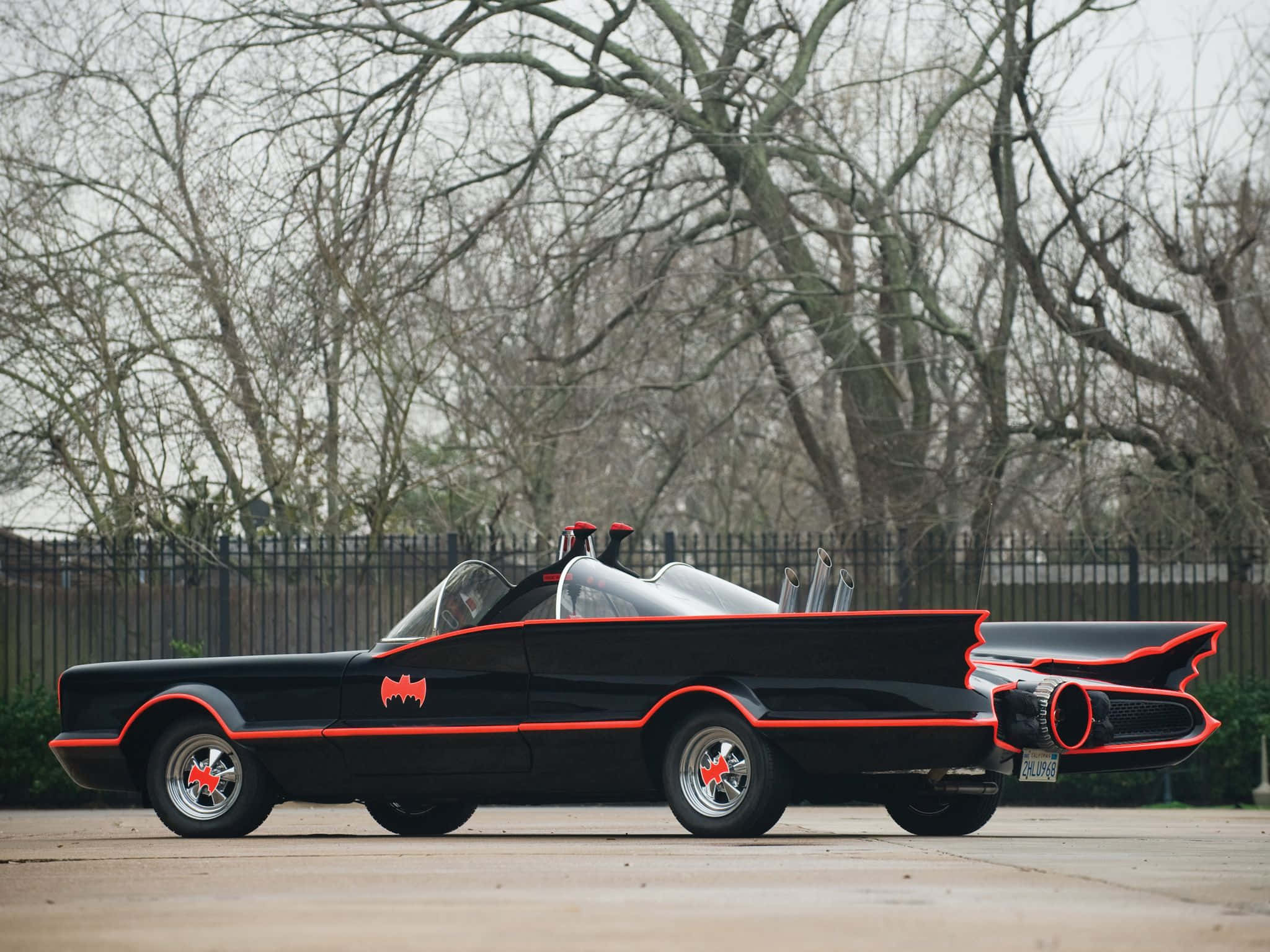 Réplica del Coche de Batman Rojo y Negro Fondos de pantalla