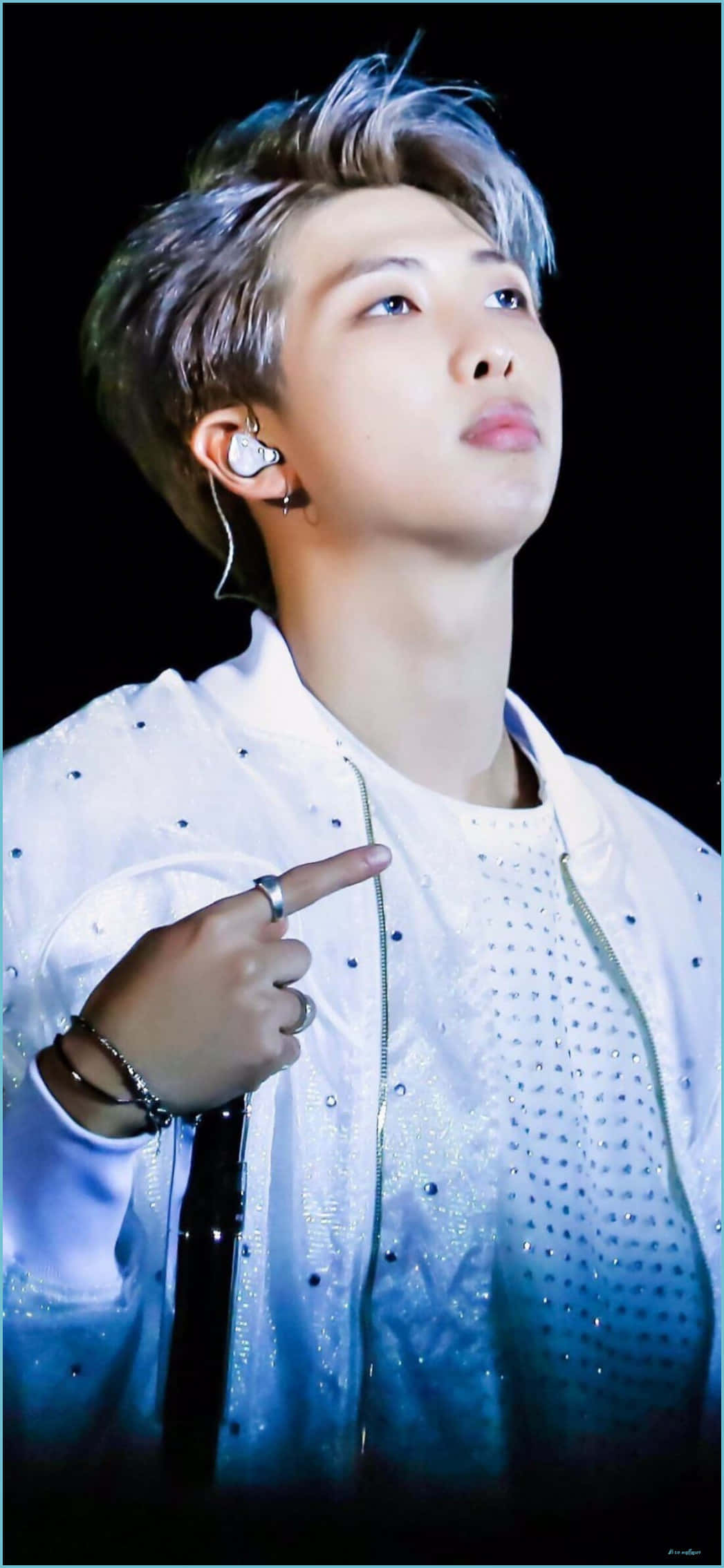 RM celebra su ascenso de artista underground a fama internacional Fondos de pantalla