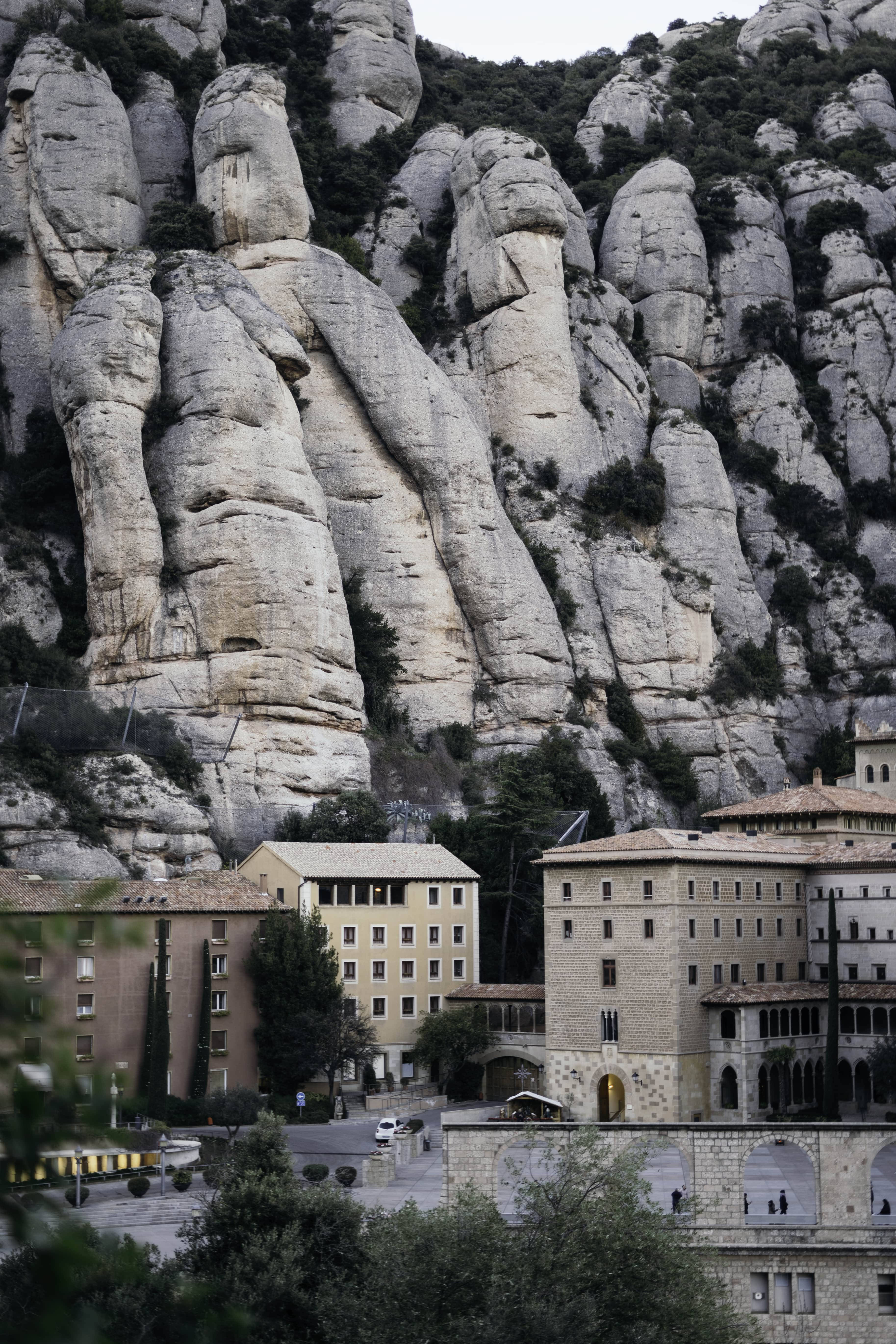 Rocas Blancas de Montserrat Fondos de pantalla