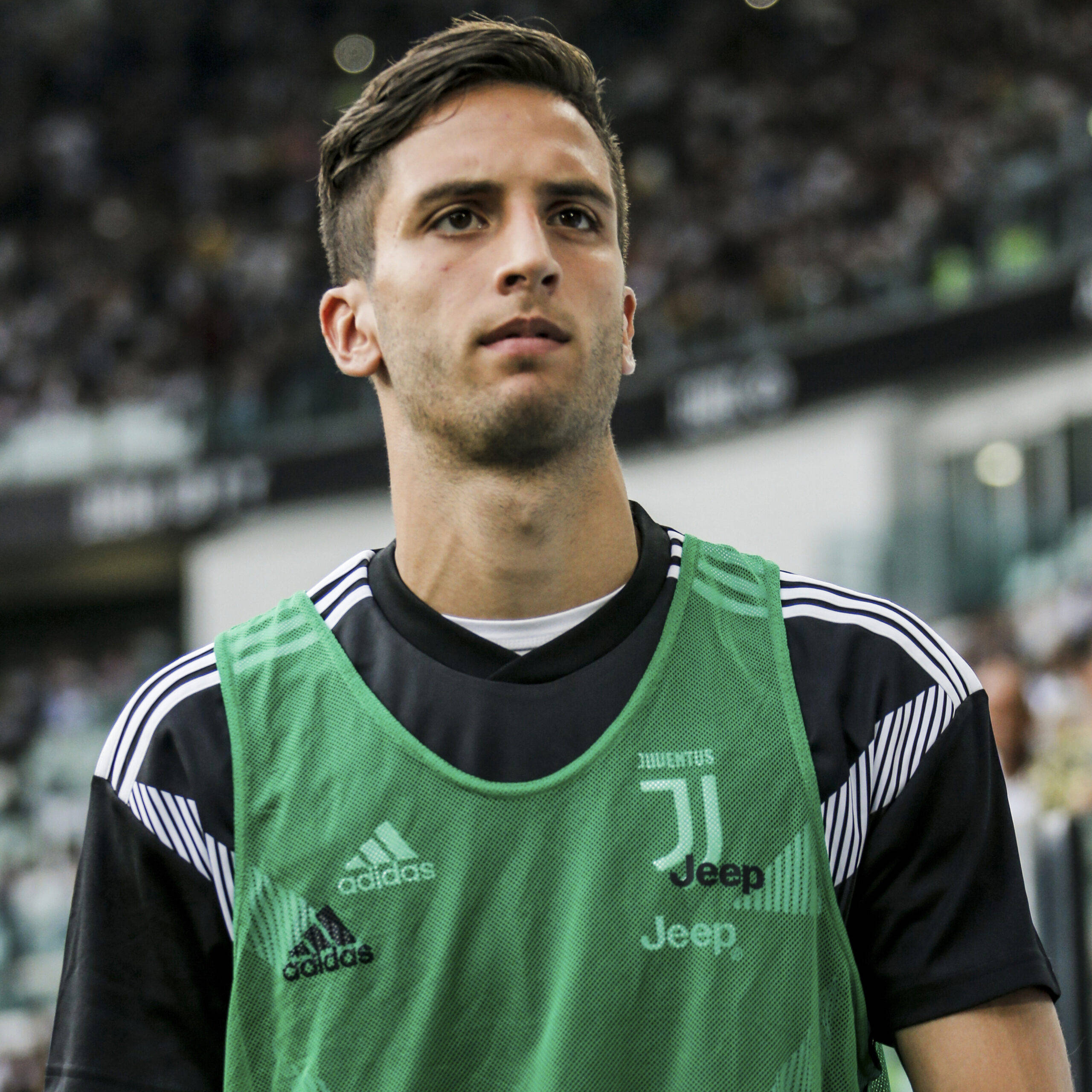 Rodrigo Bentancur vistiendo camiseta verde Fondos de pantalla