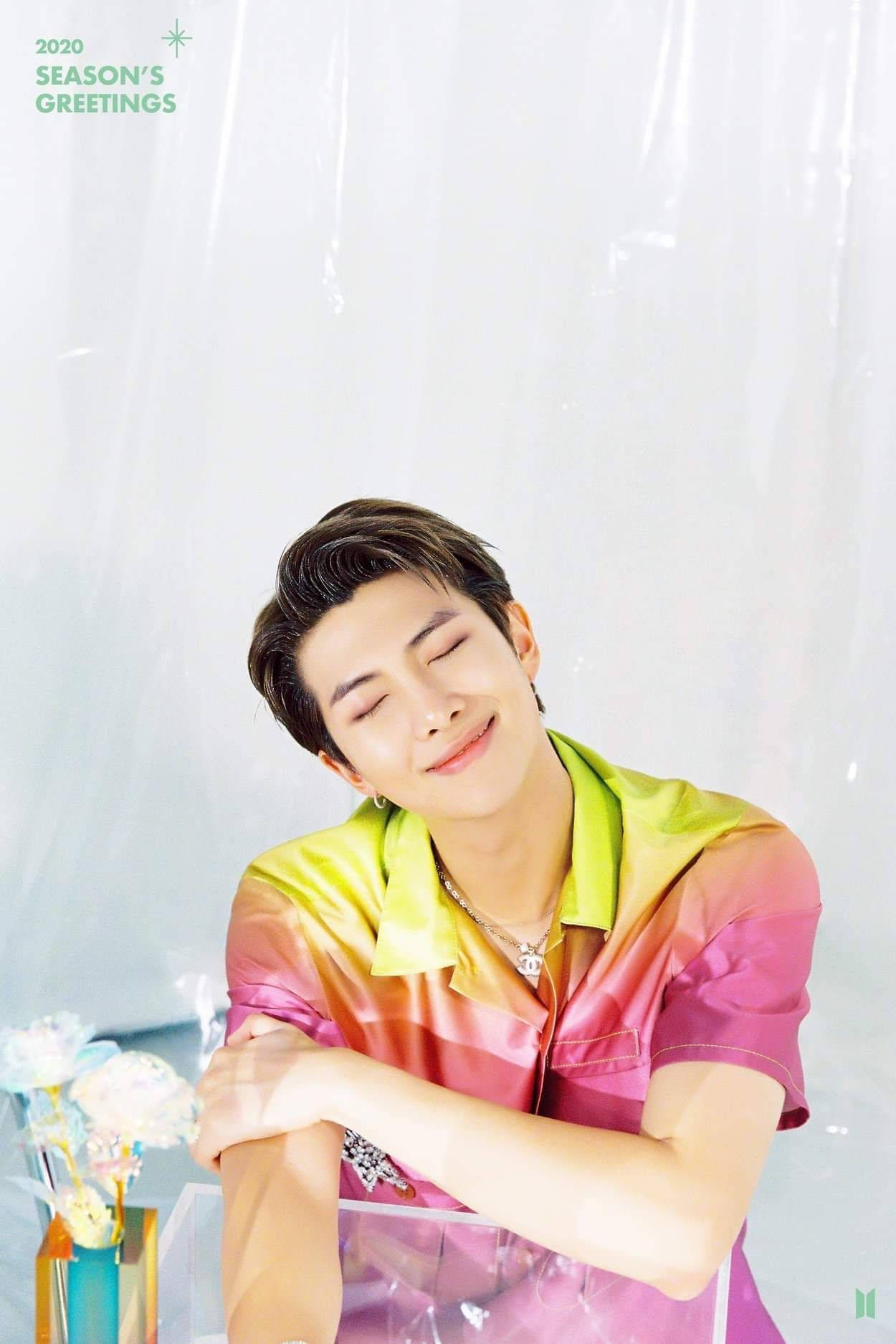Saludos de temporada del adorable RM de BTS Fondos de pantalla