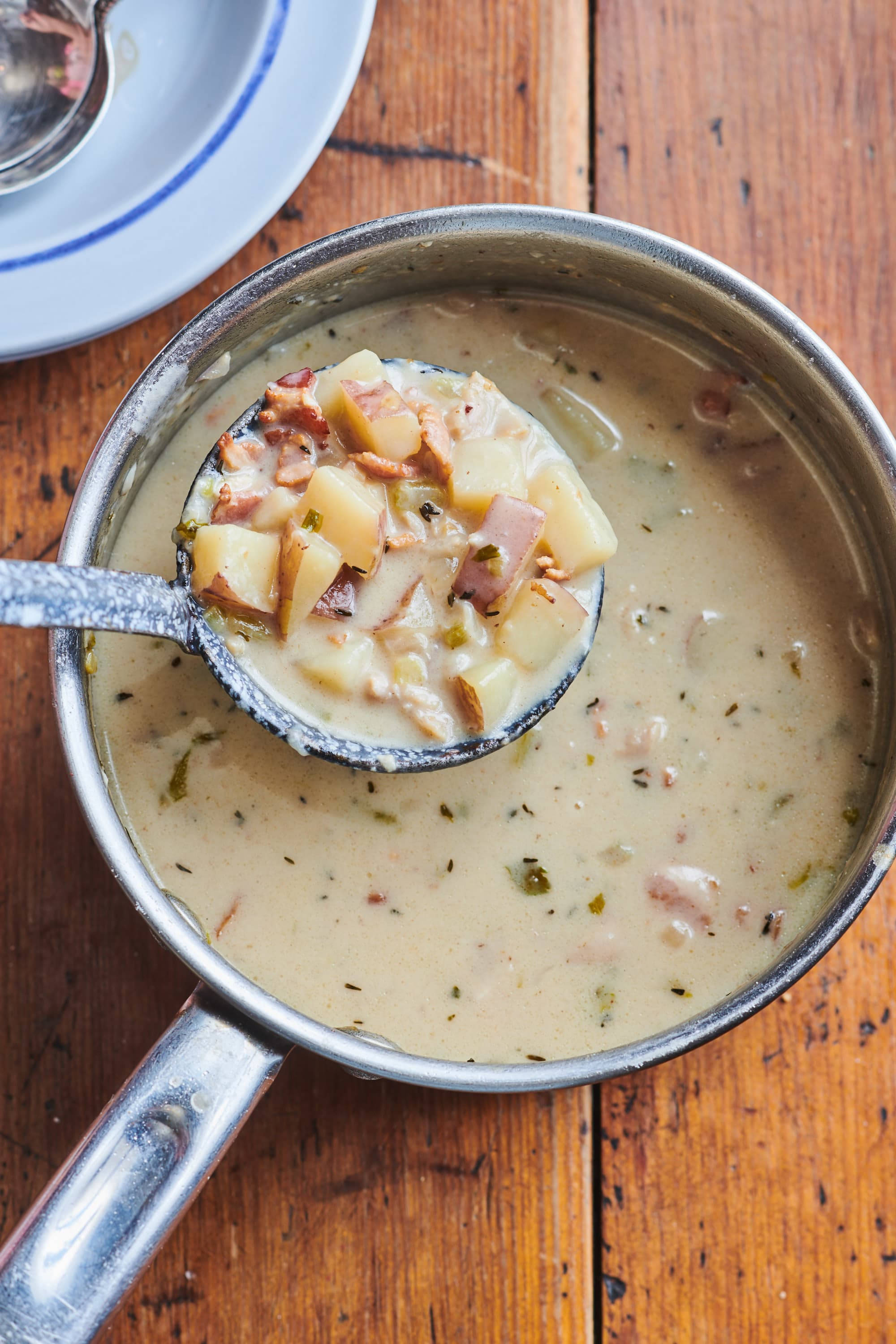 Sopa de Almejas Nueva Inglaterra en Cucharón de Plata Fondos de pantalla