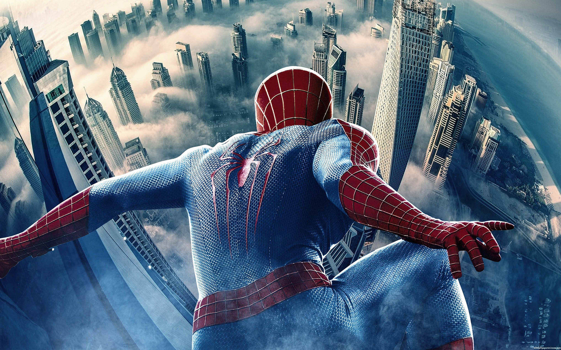 Fondo de pantalla de Spider-Man sobre los edificios de la ciudad