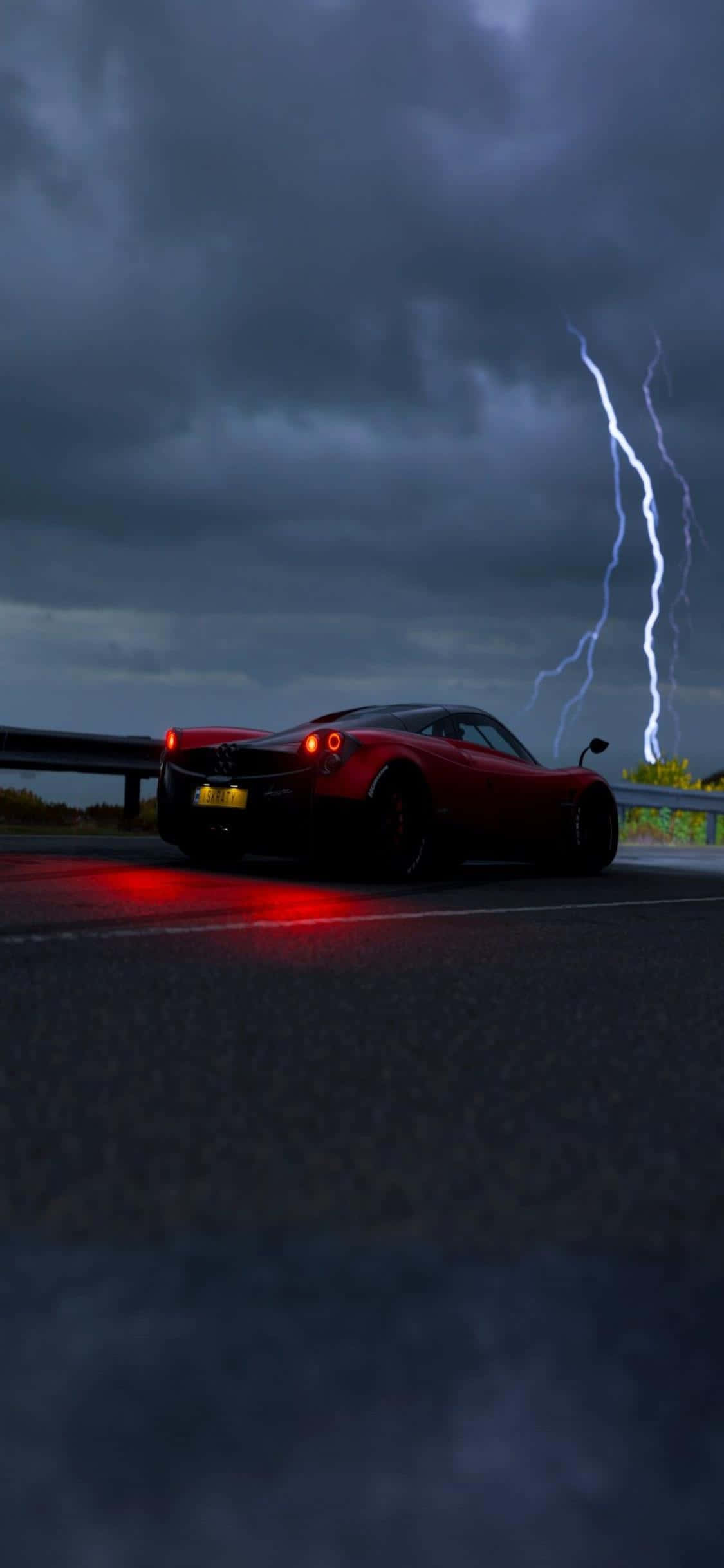 Sumérgete en la experiencia de carreras definitiva con Forza Horizon 4 en tu iPhone Xs Fondos de pantalla