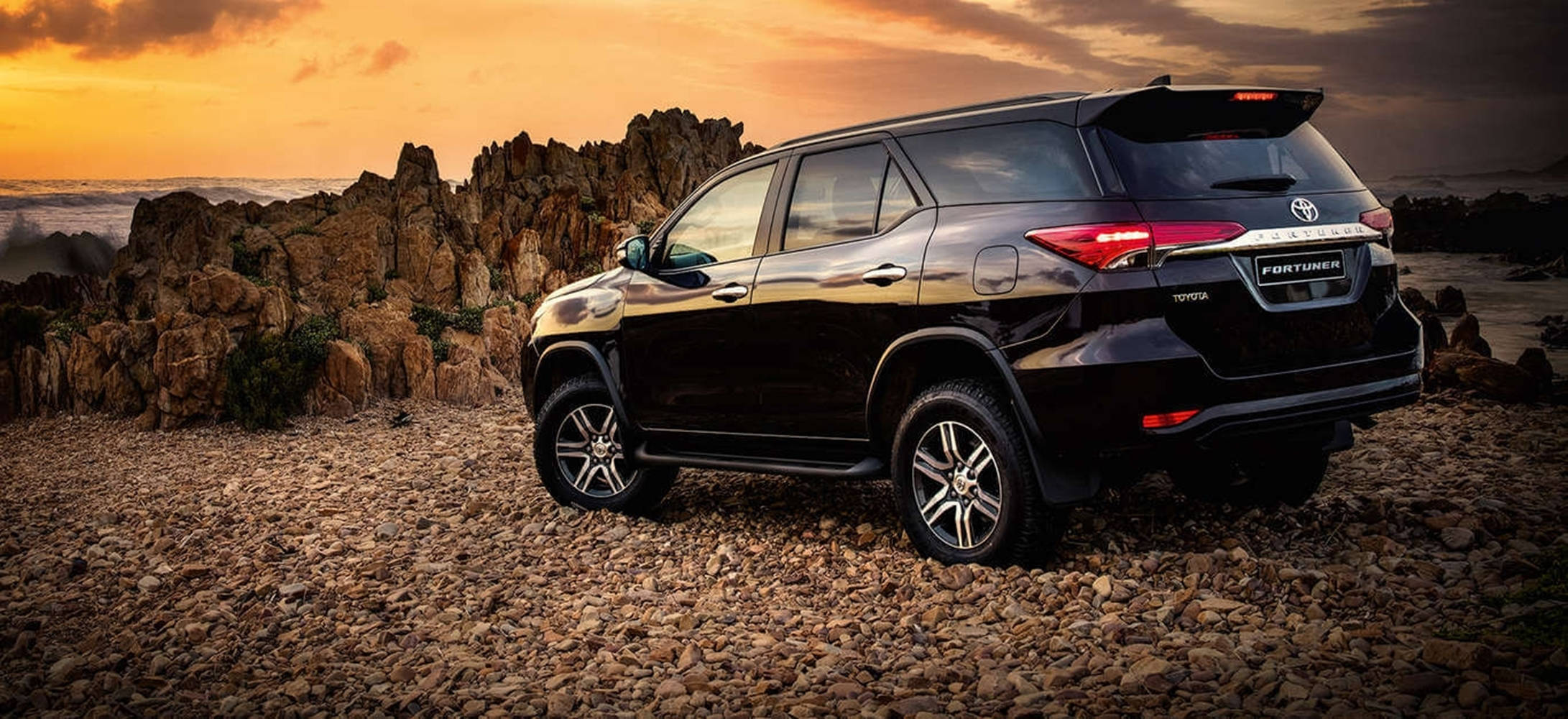 SUV Toyota Fortuner Legender Negro Fondos de pantalla