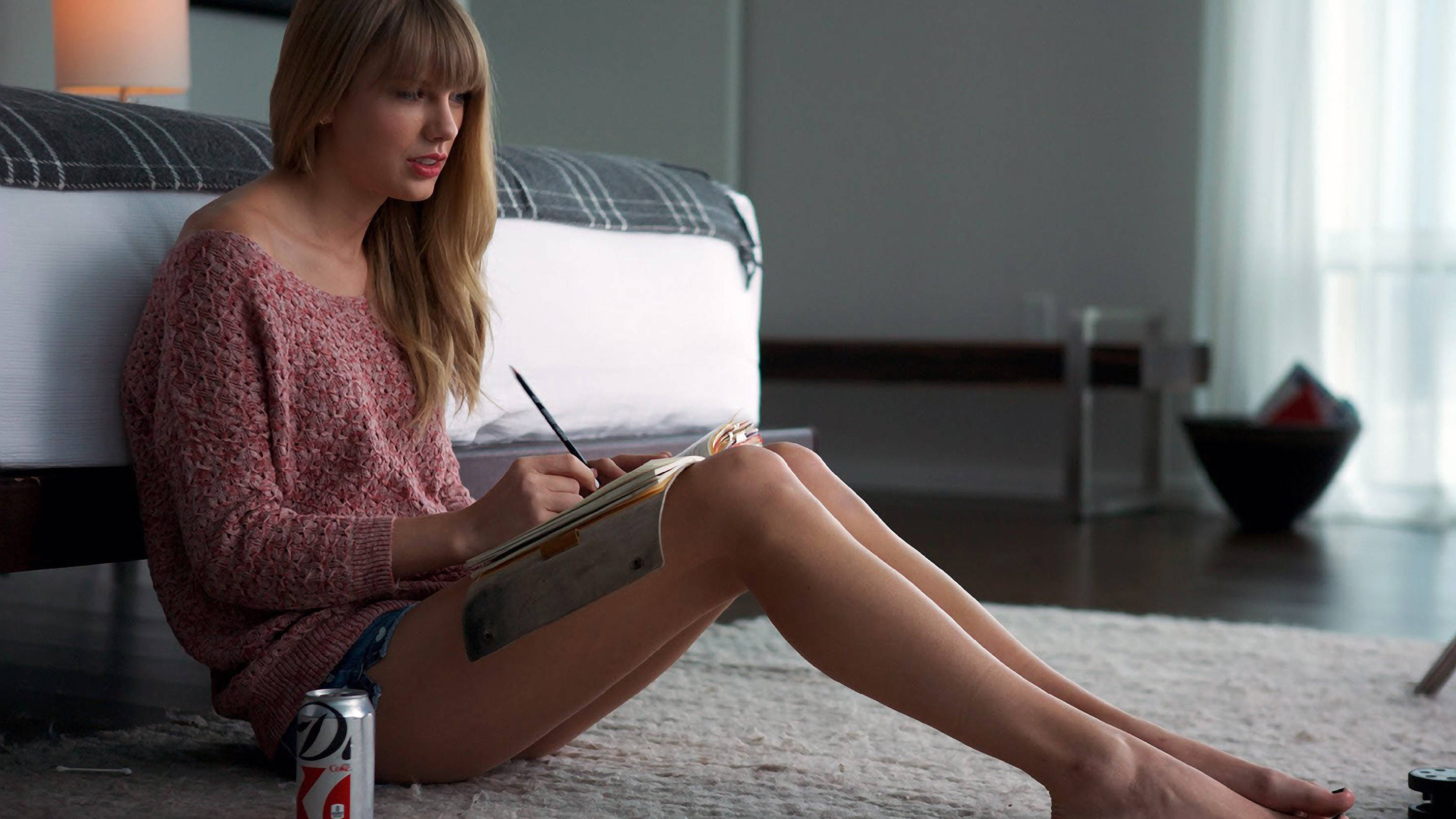 Taylor Swift Piernas Largas y Hermosas Fondos de pantalla