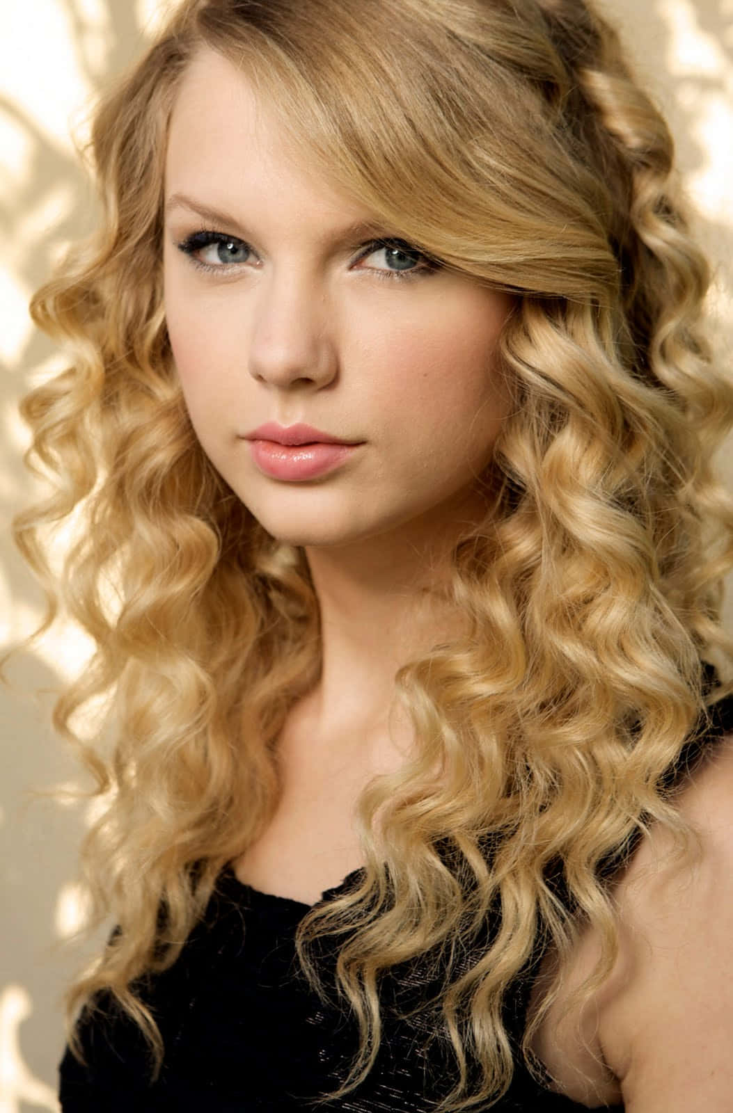 Taylor Swift presume su hermosa sonrisa Fondos de pantalla