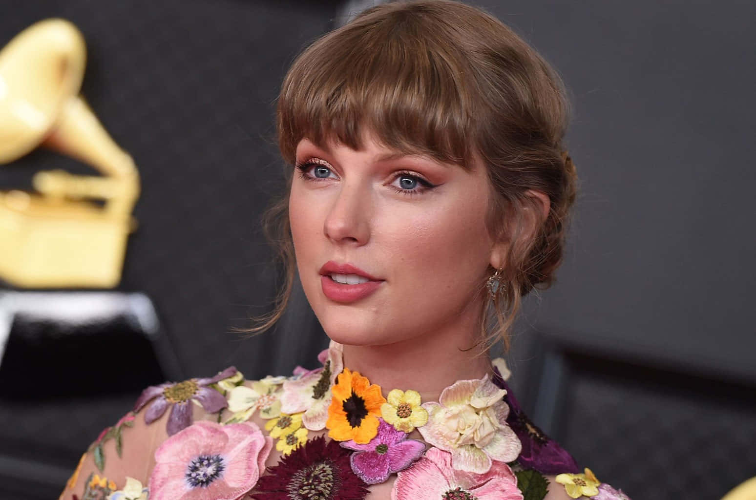 Taylor Swift protagonizando su video musical del exitoso sencillo "Shake It Off" Fondos de pantalla