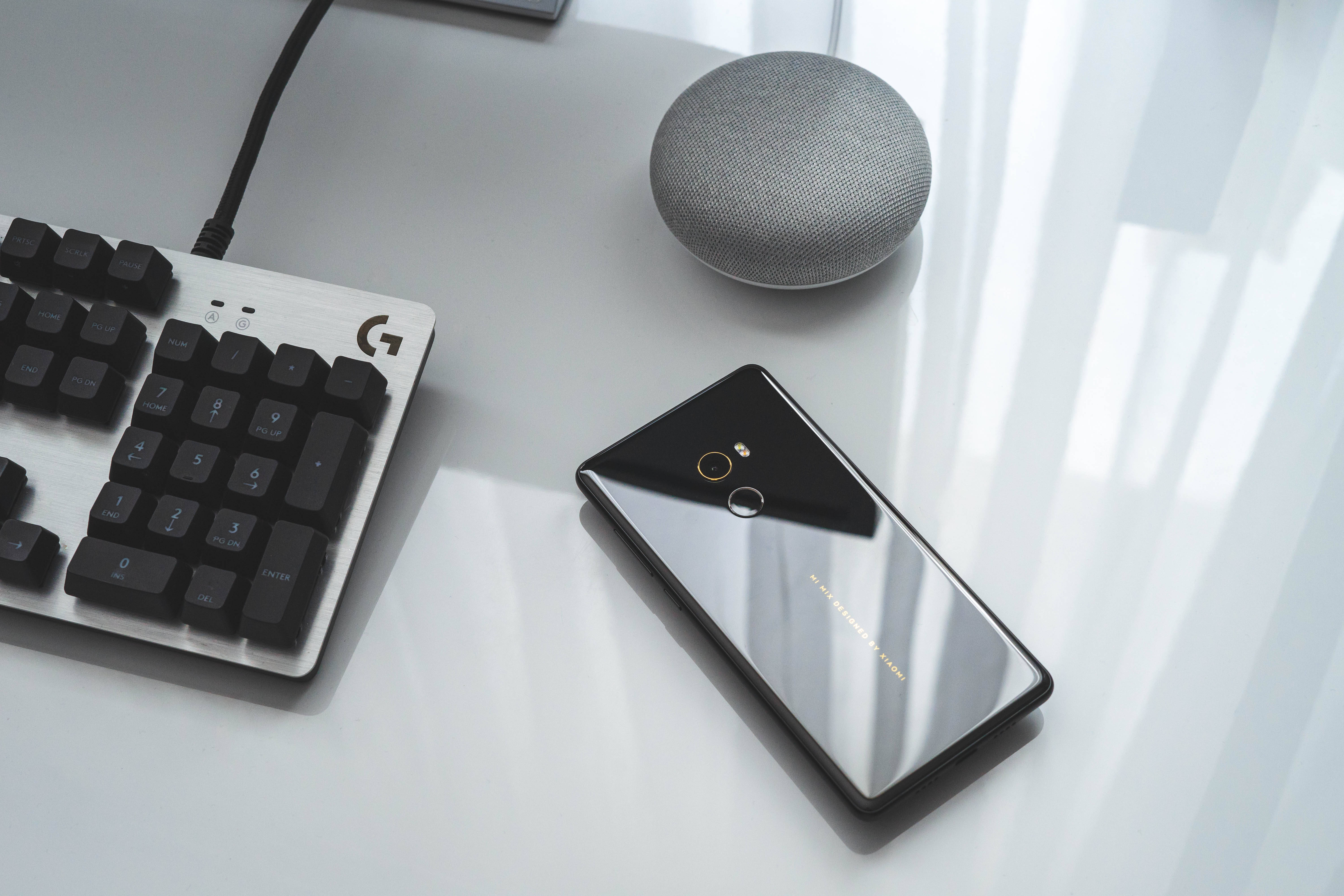 Teléfono Xiaomi Sobre Mesa Fondos de pantalla