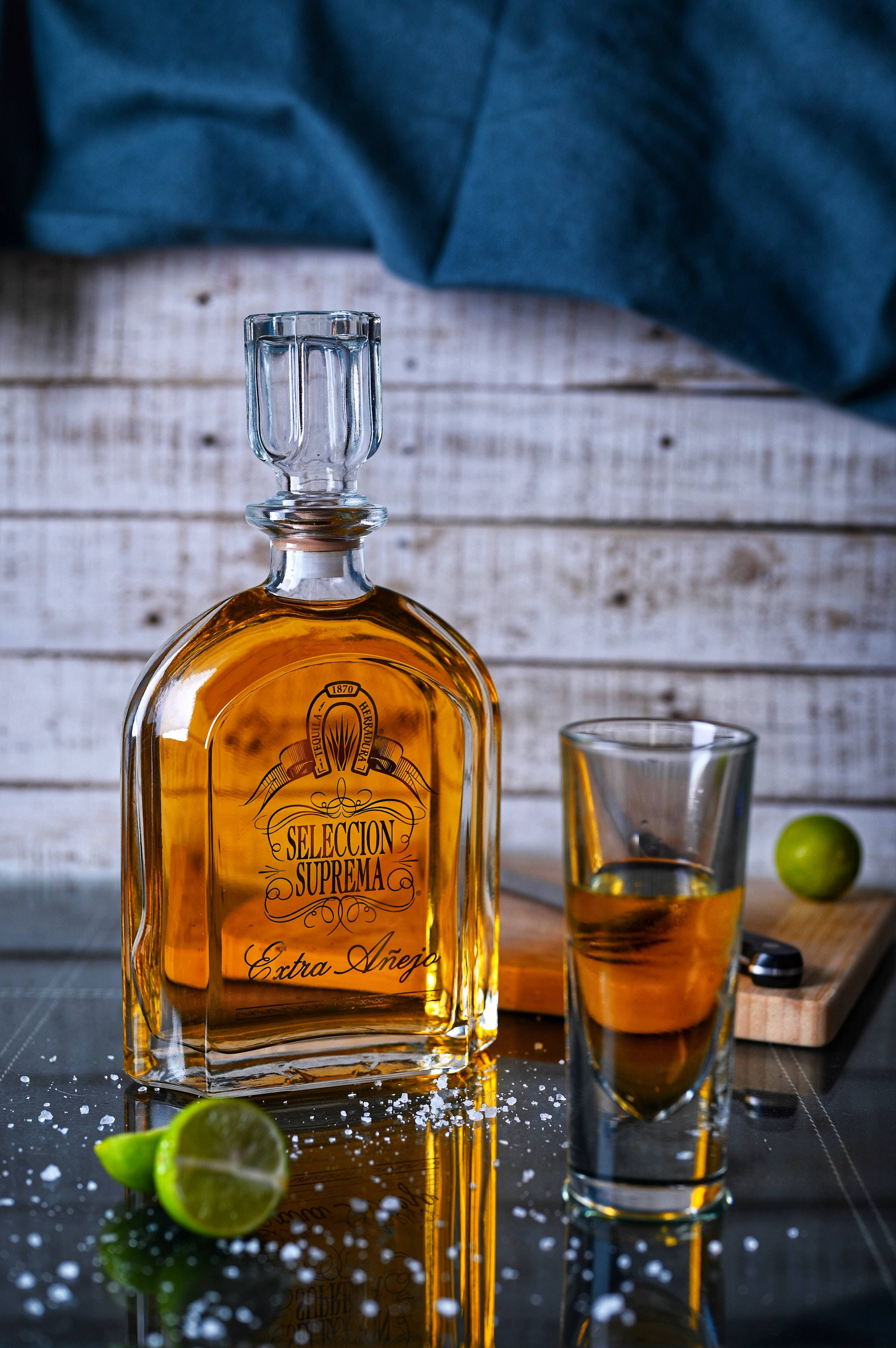 Tequila Selección Suprema y vaso de whisky Fondos de pantalla