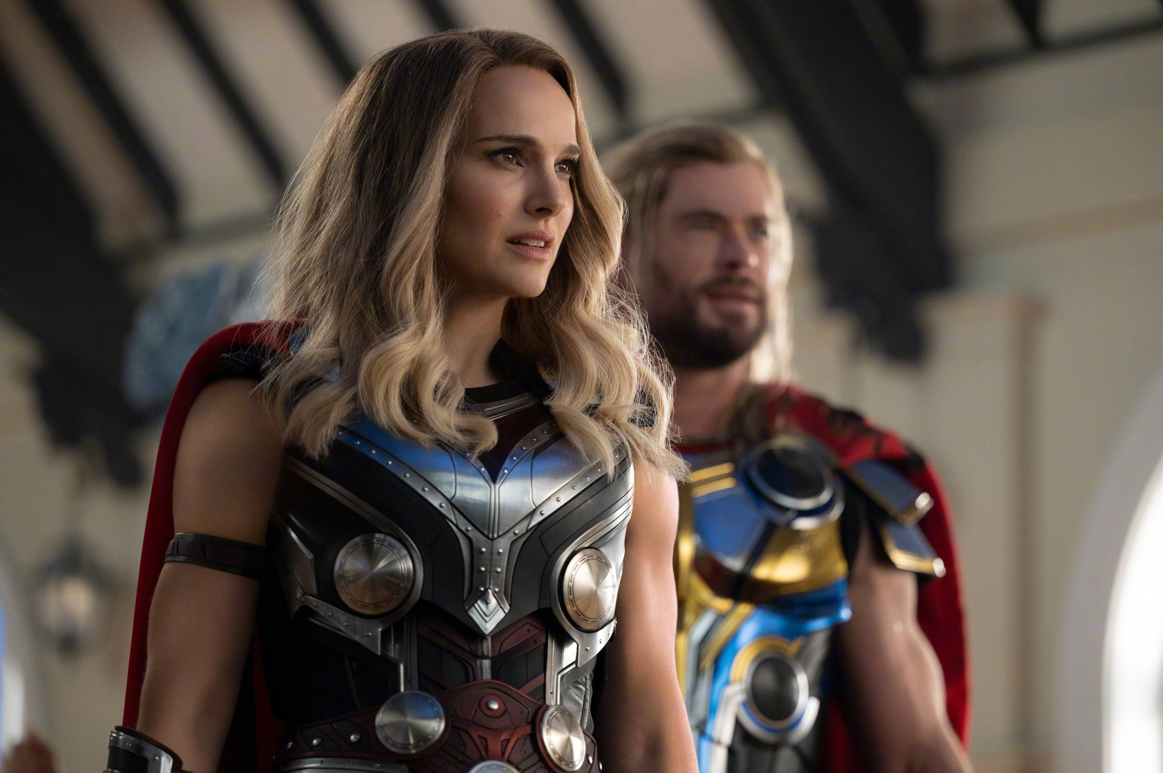 Thor Love And Thunder Dama Thor Fondos de pantalla