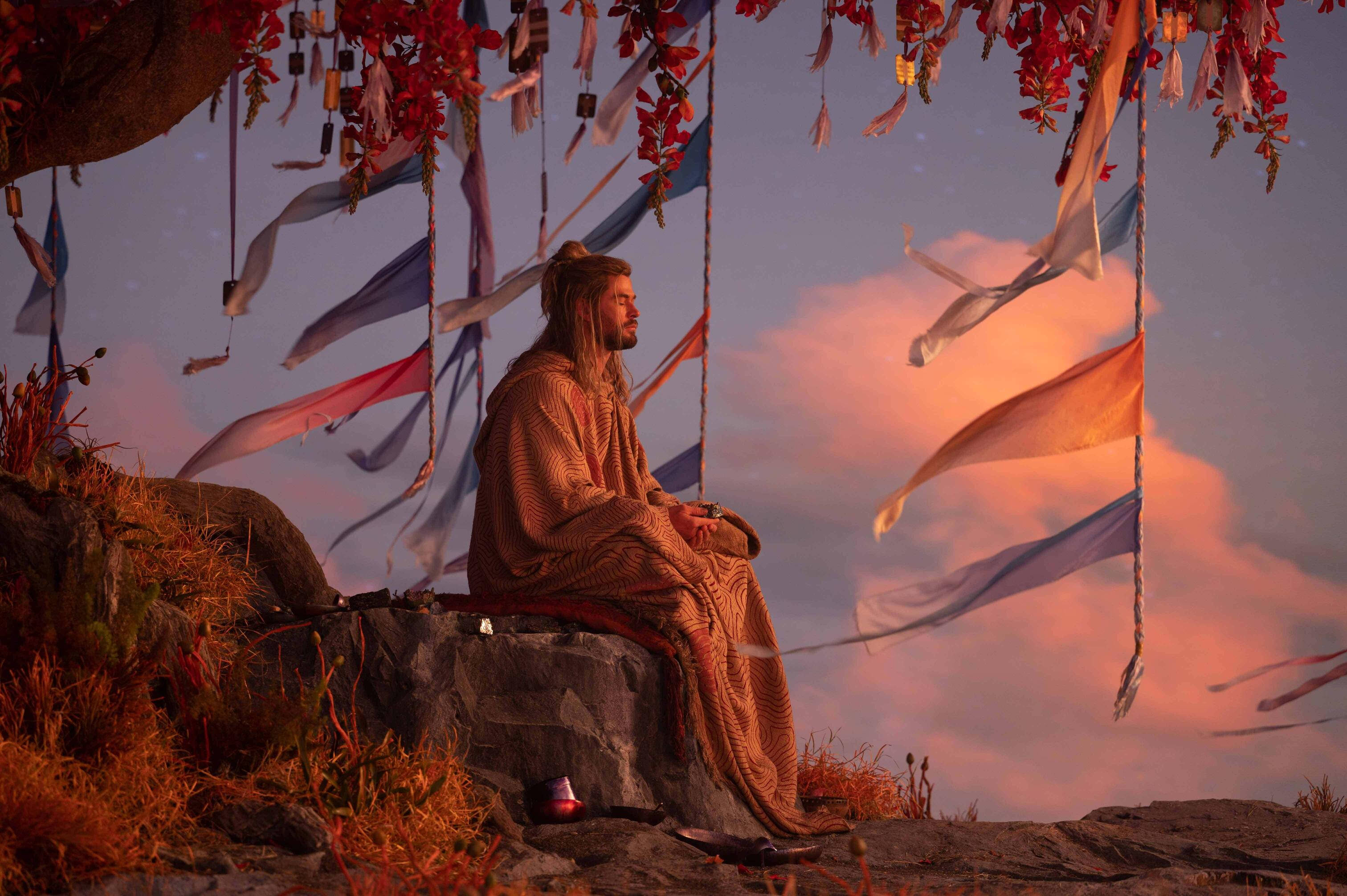 Thor Love And Thunder Meditando Thor Fondos de pantalla