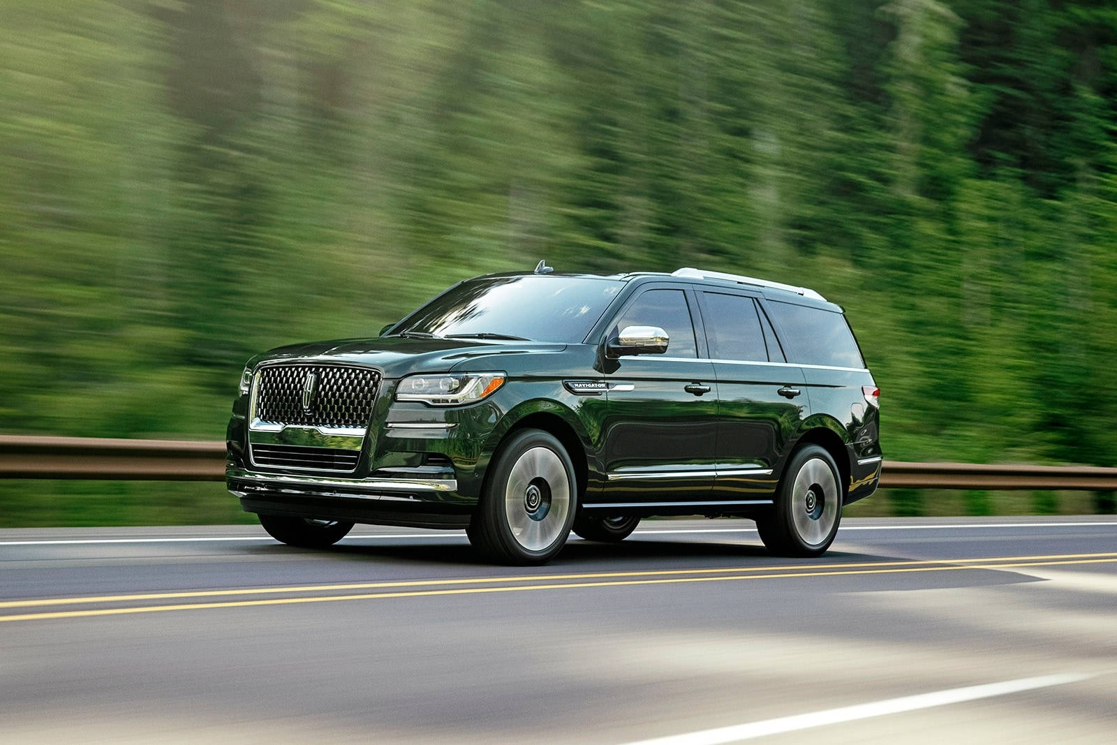 Toma de Acción de un Lincoln Navigator
