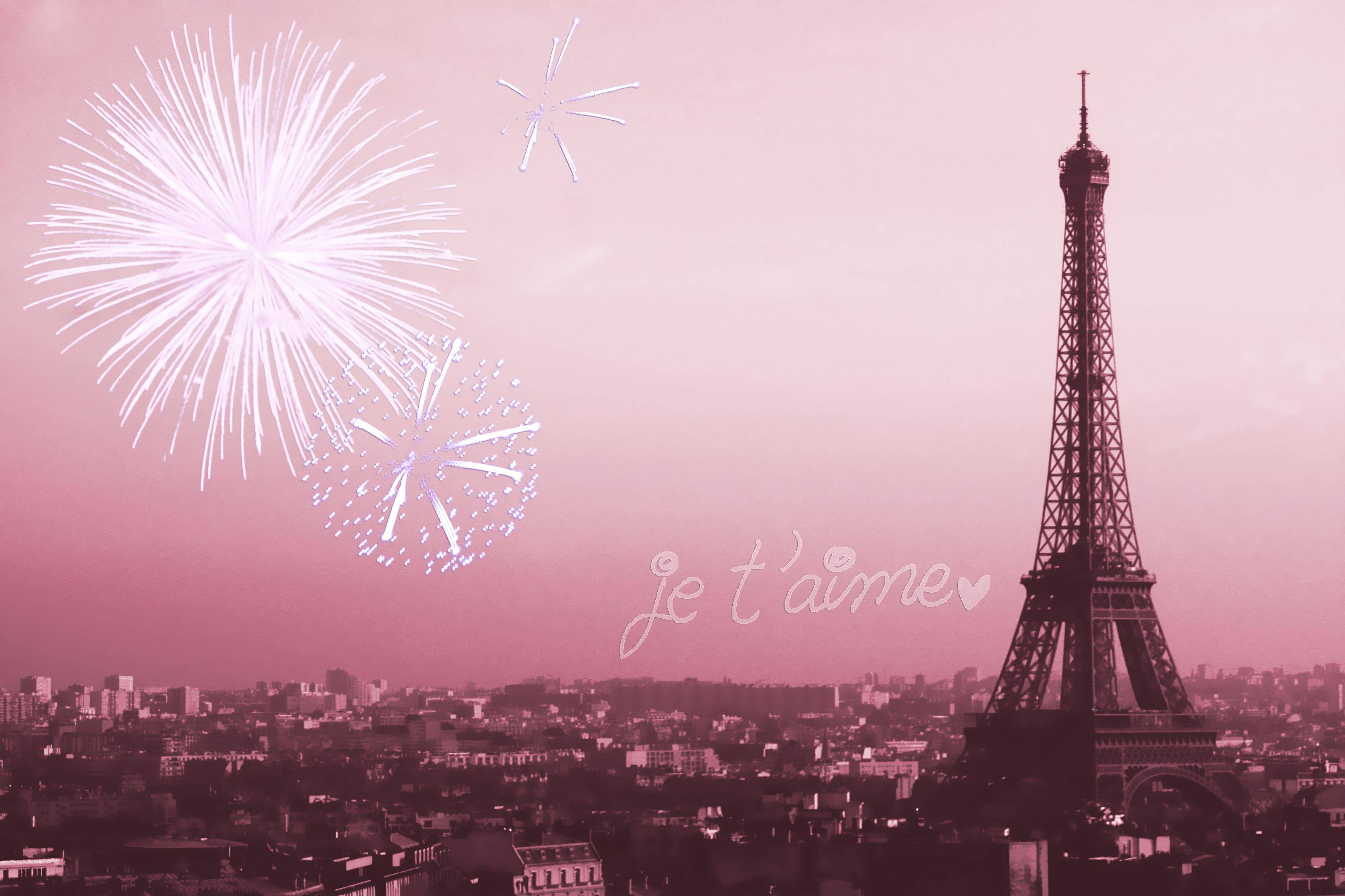 Torre Eiffel rosa con fuegos artificiales Fondos de pantalla