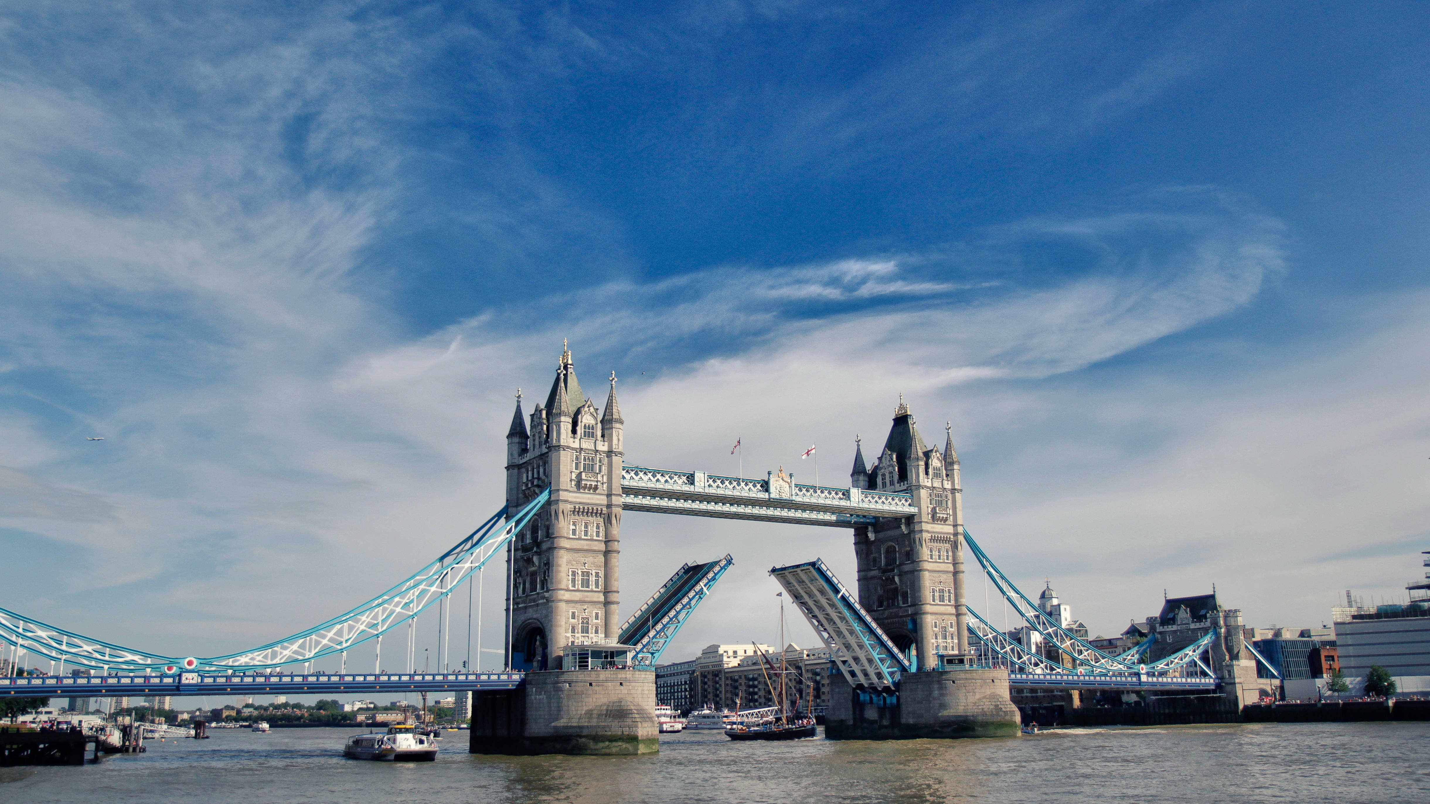 Tower Bridge Cerrado en Londres Fondos de pantalla