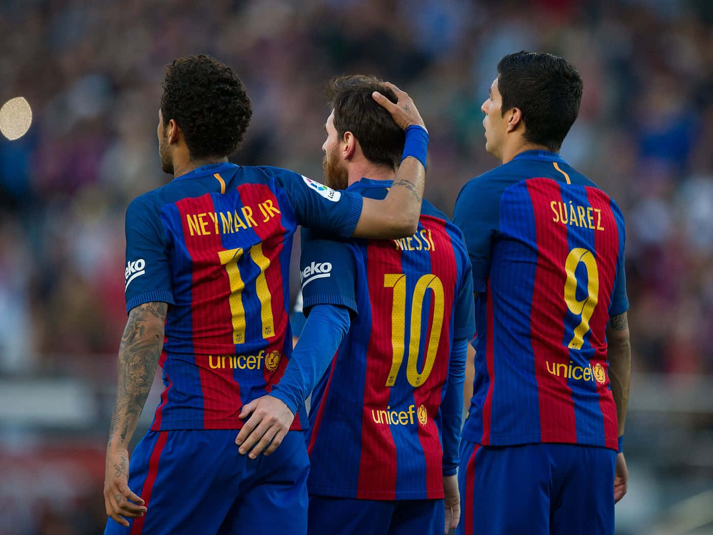 Trío MSN con Neymar acariciando a Messi Fondos de pantalla