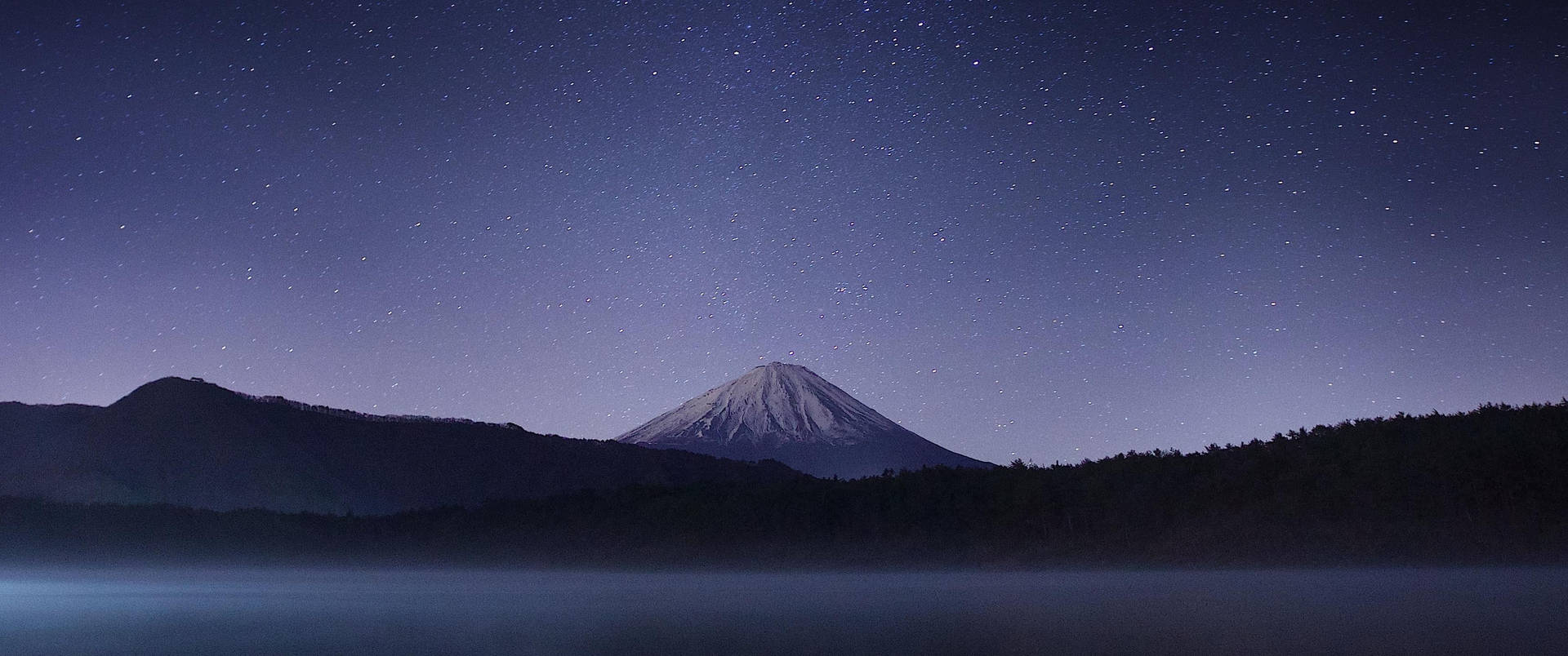 Ultra ancho 4K cielo estrellado púrpura oscuro