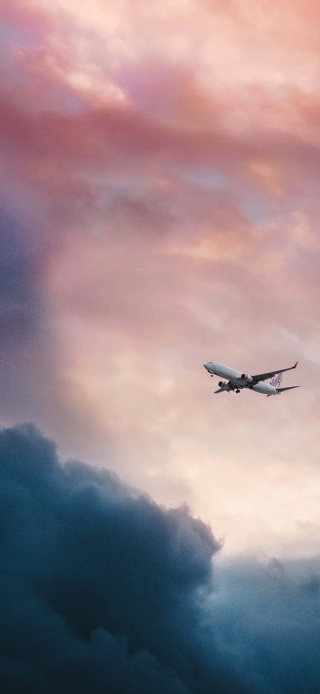 un avión volando por el cielo Fondos de pantalla