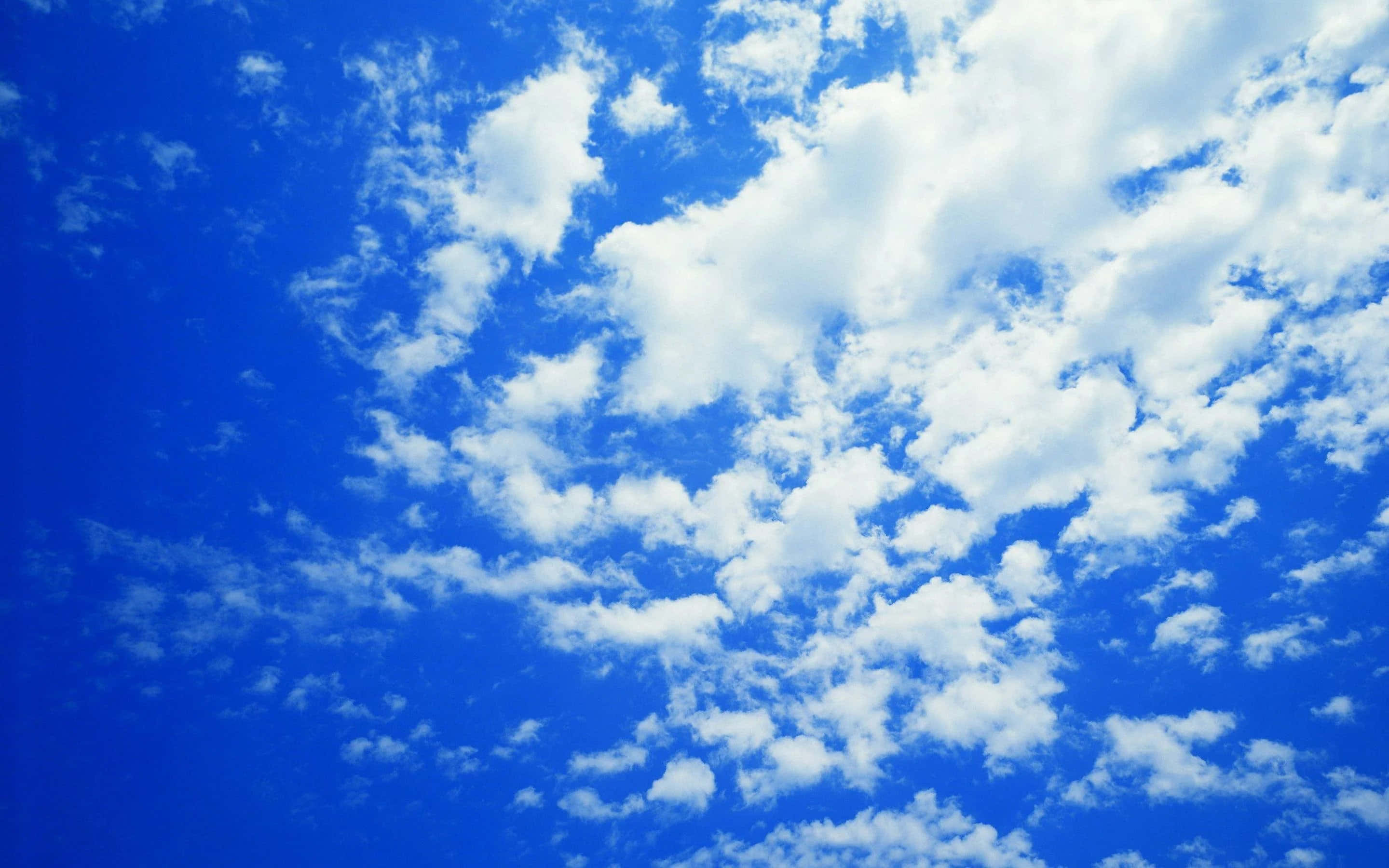 Un cielo azul fascinante Fondos de pantalla