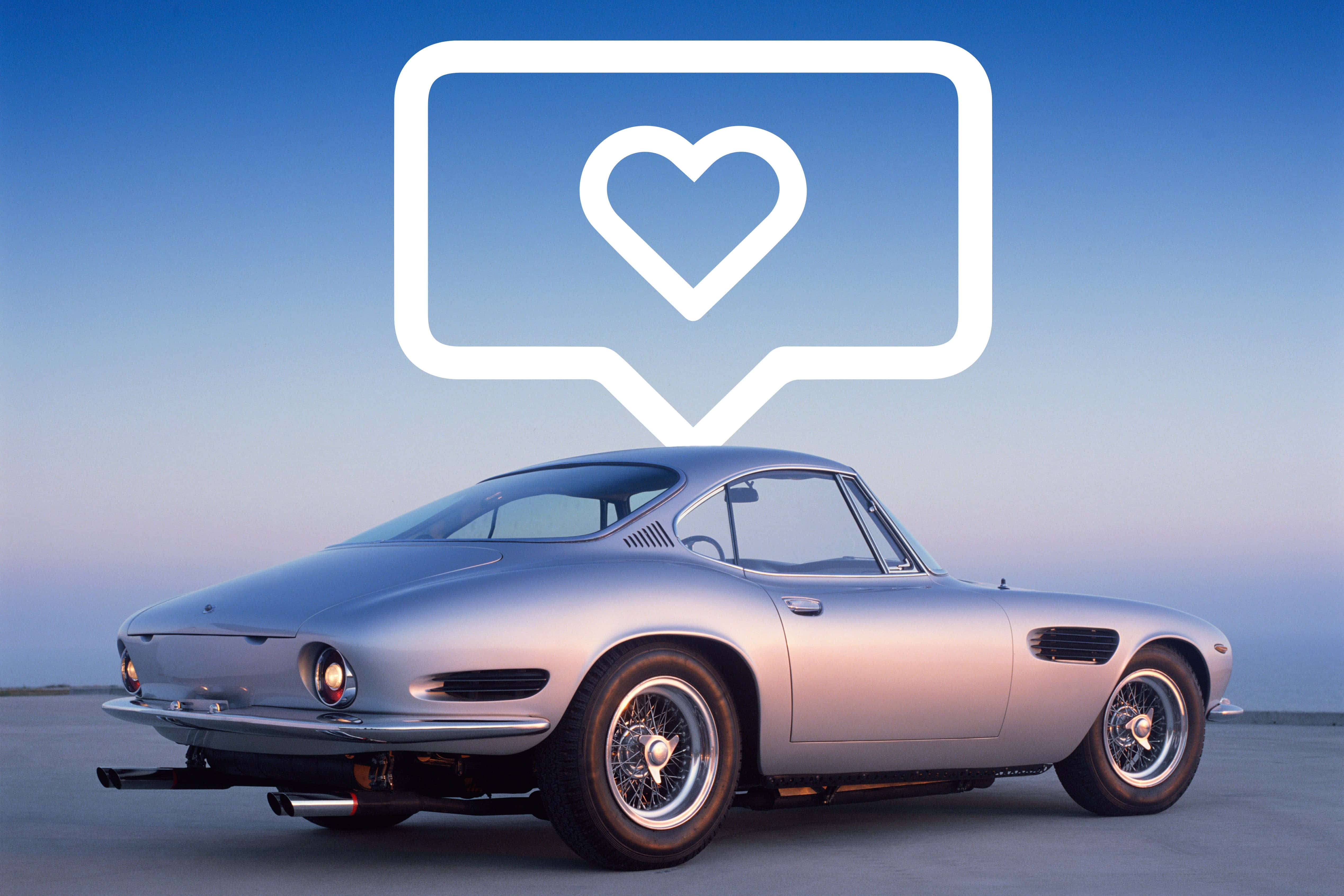 un coche plateado con un corazón en él Fondos de pantalla