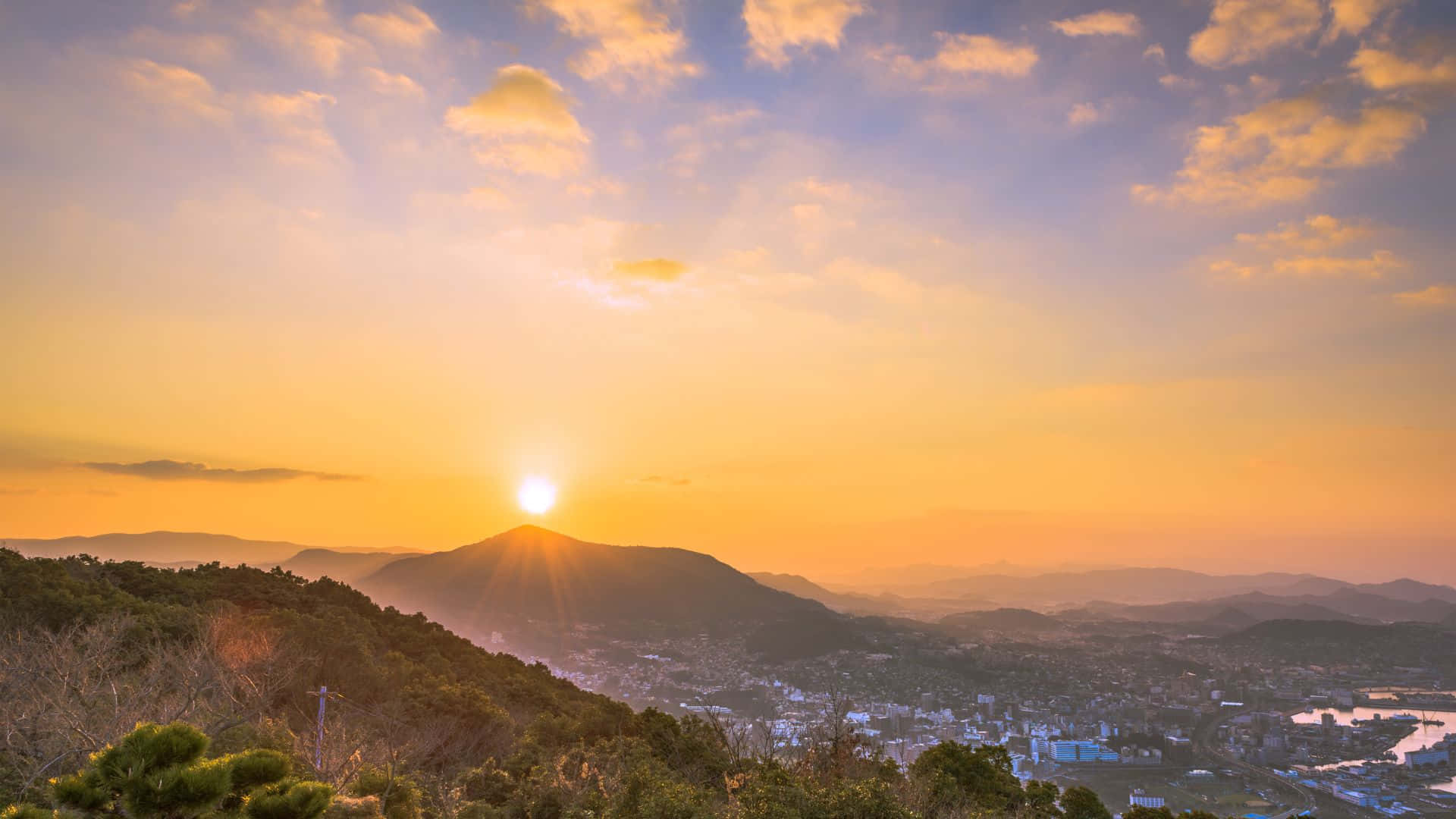 “Un hermoso amanecer con colores impresionantes” Fondos de pantalla