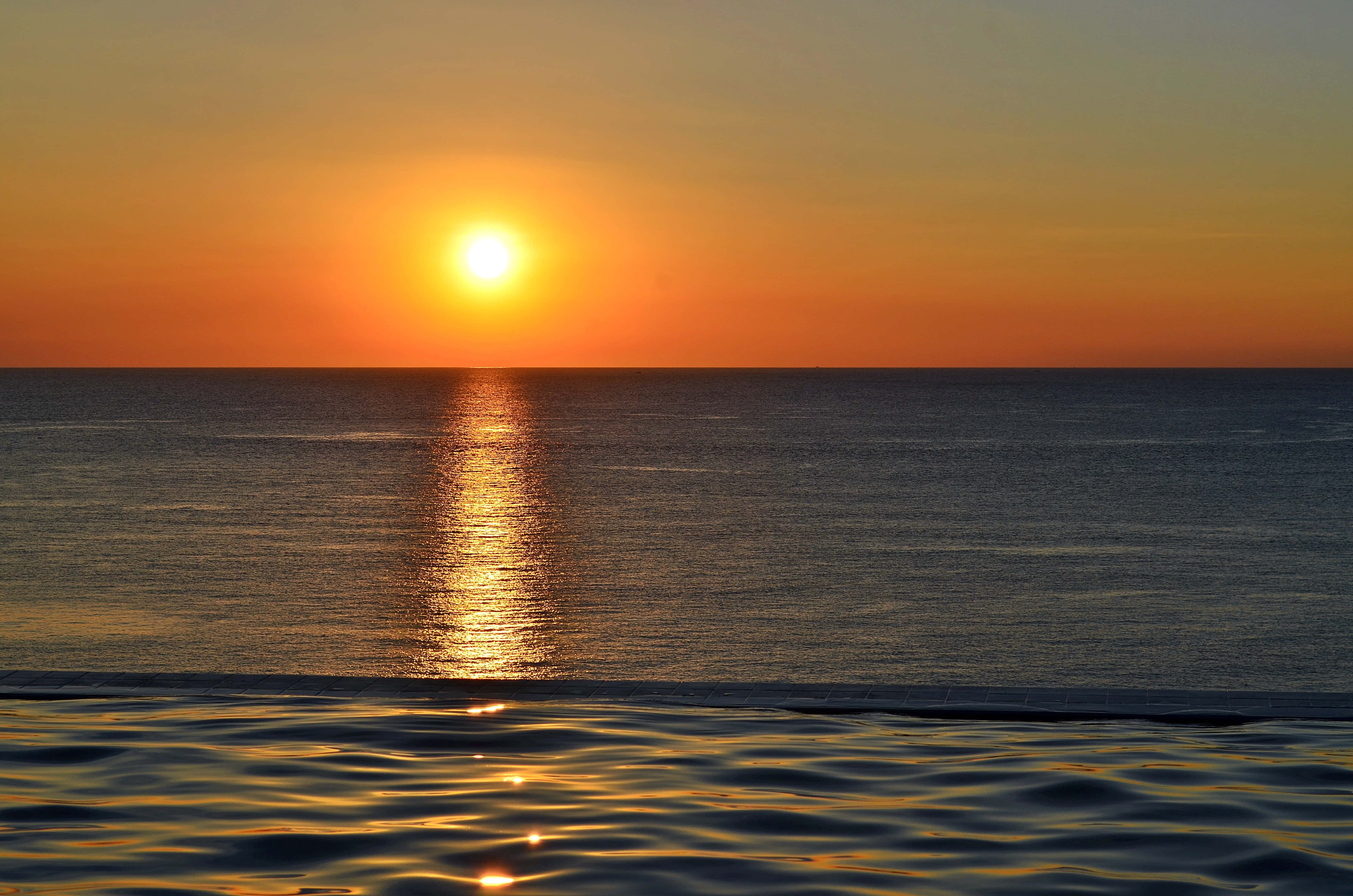 Un hermoso atardecer que nos recuerda la belleza de la naturaleza Fondos de pantalla