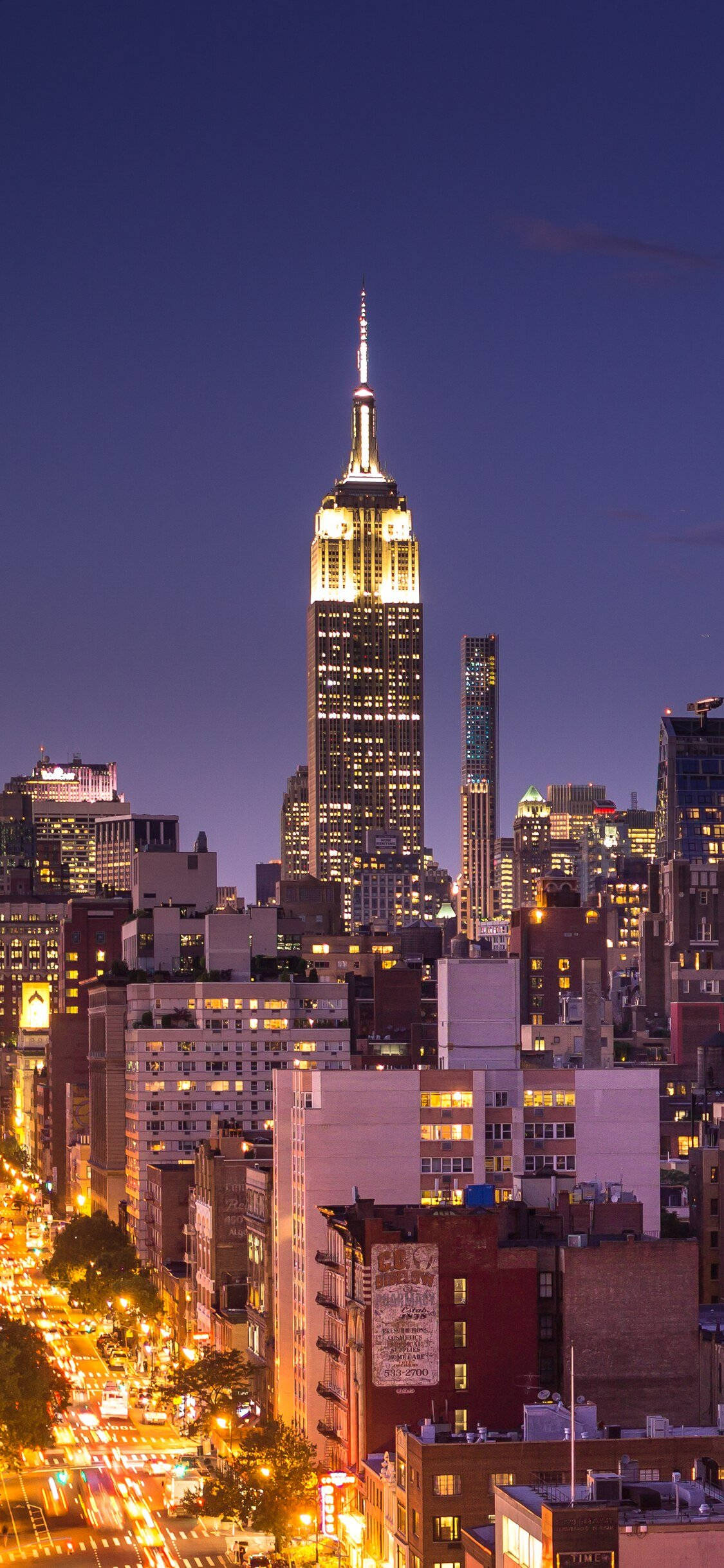 Un hermoso horizonte de la ciudad de Nueva York en un día soleado y despejado. Fondos de pantalla