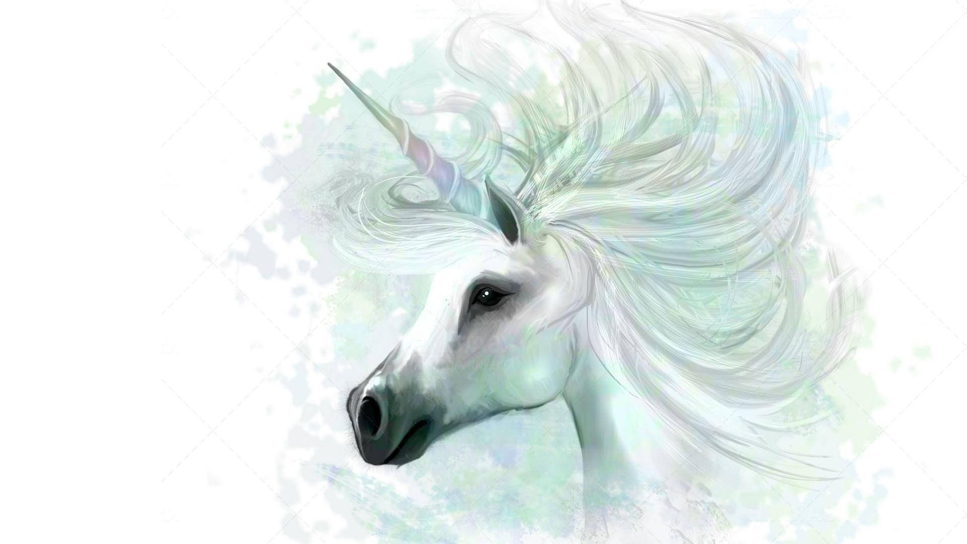 Unicornio blanco con melena larga, lisa y brillante en una pintura blanca con salpicaduras.
