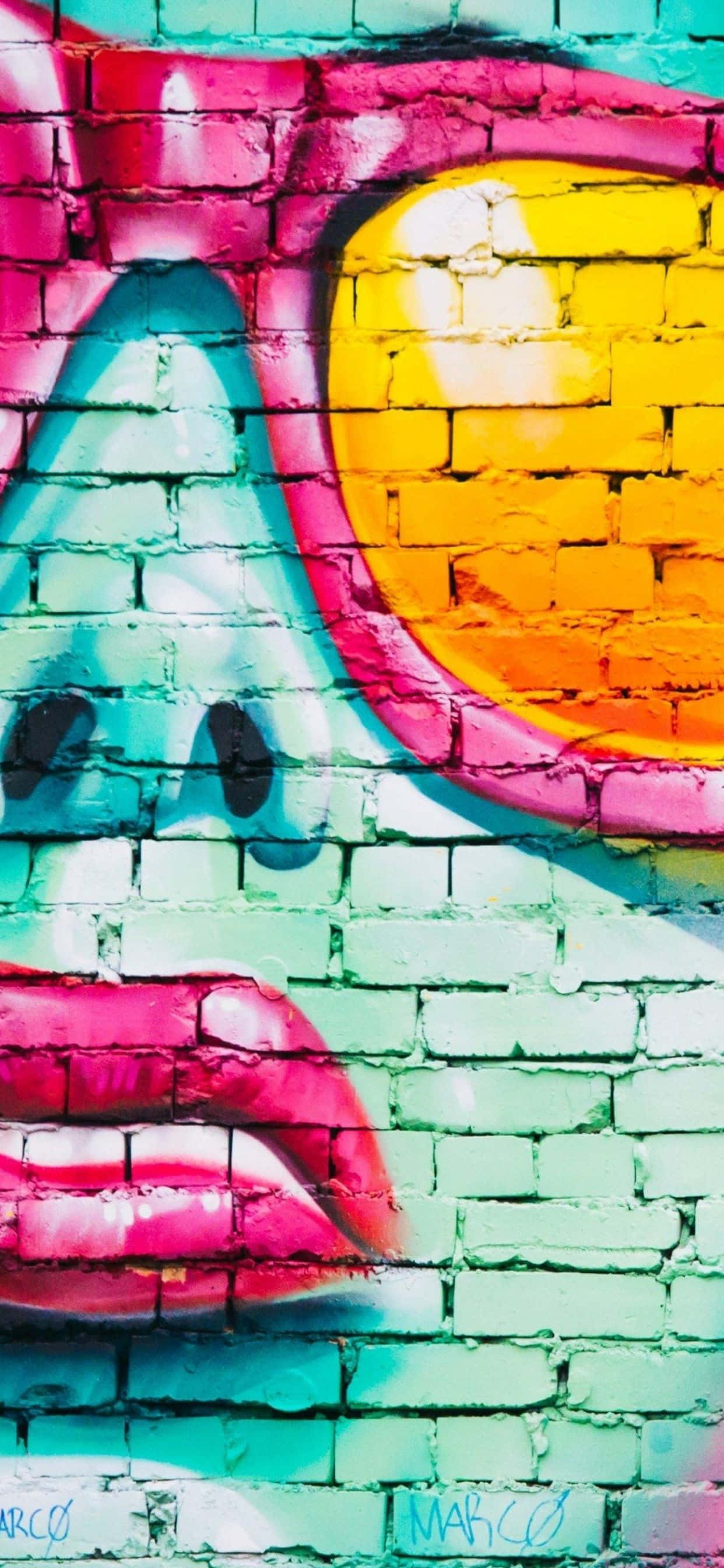 un mural colorido de una mujer usando lentes de sol Fondos de pantalla
