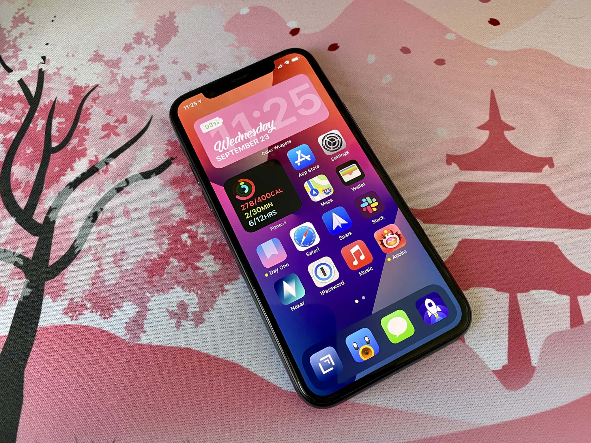 un teléfono con fondo rosa Fondos de pantalla