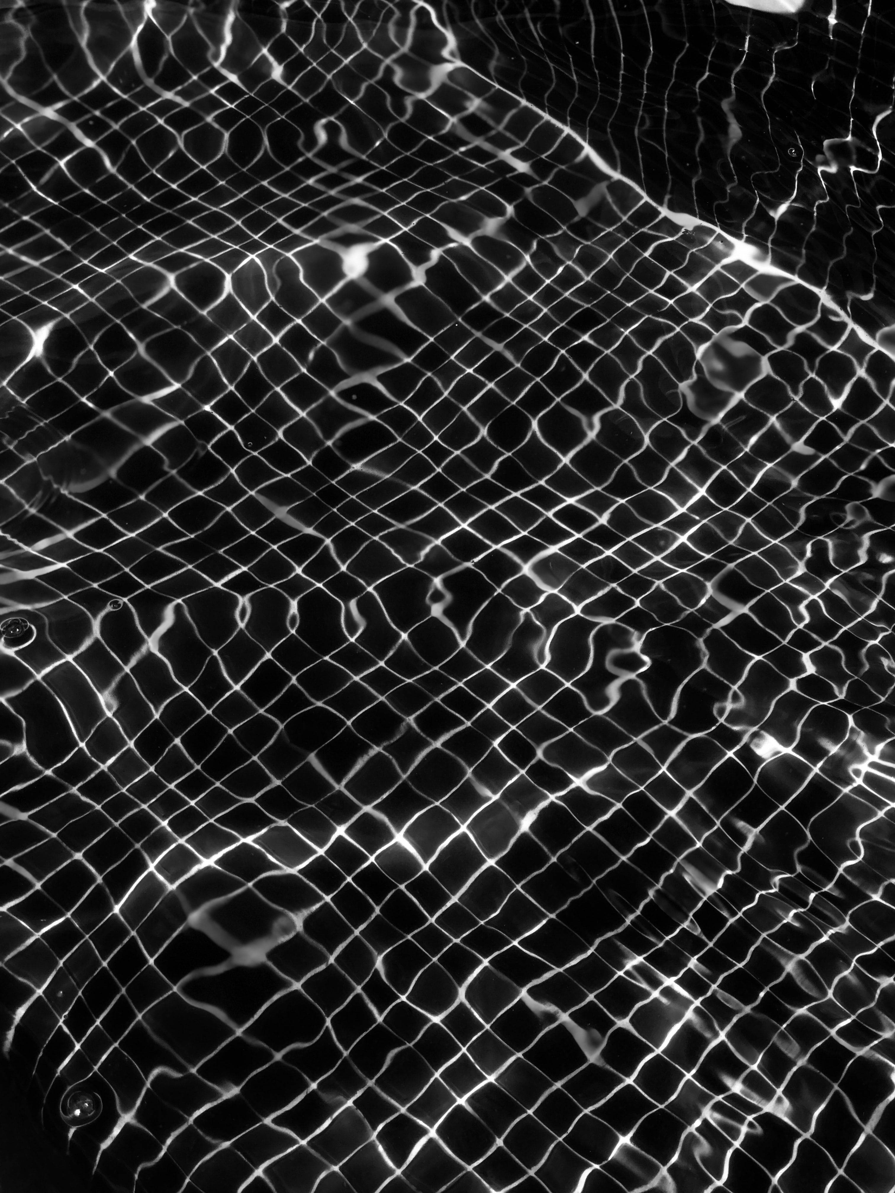 Un viaje abstracto por el reino etéreo del retrofuturismo Fondos de pantalla