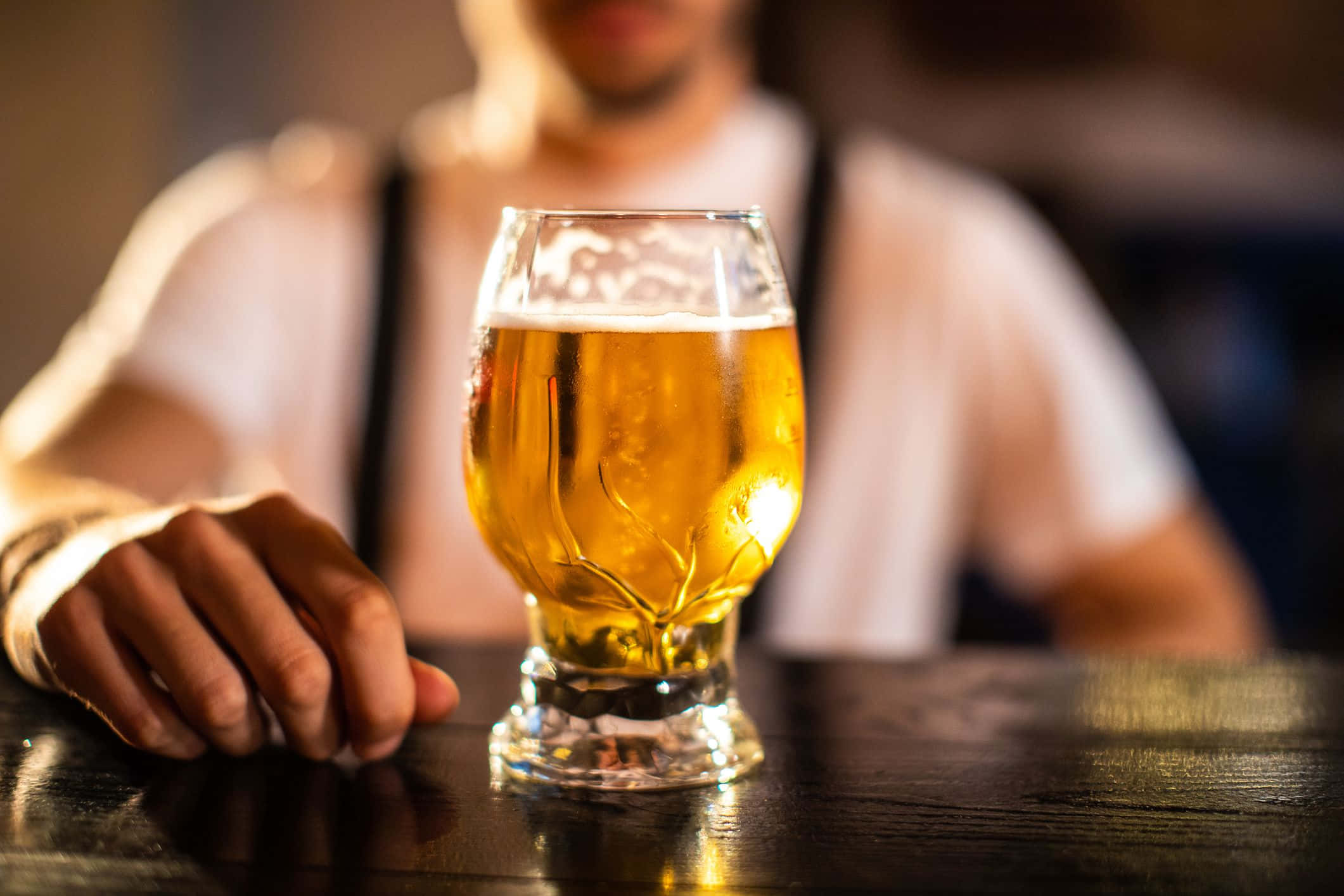 Una cerveza refrescante de verano Fondos de pantalla