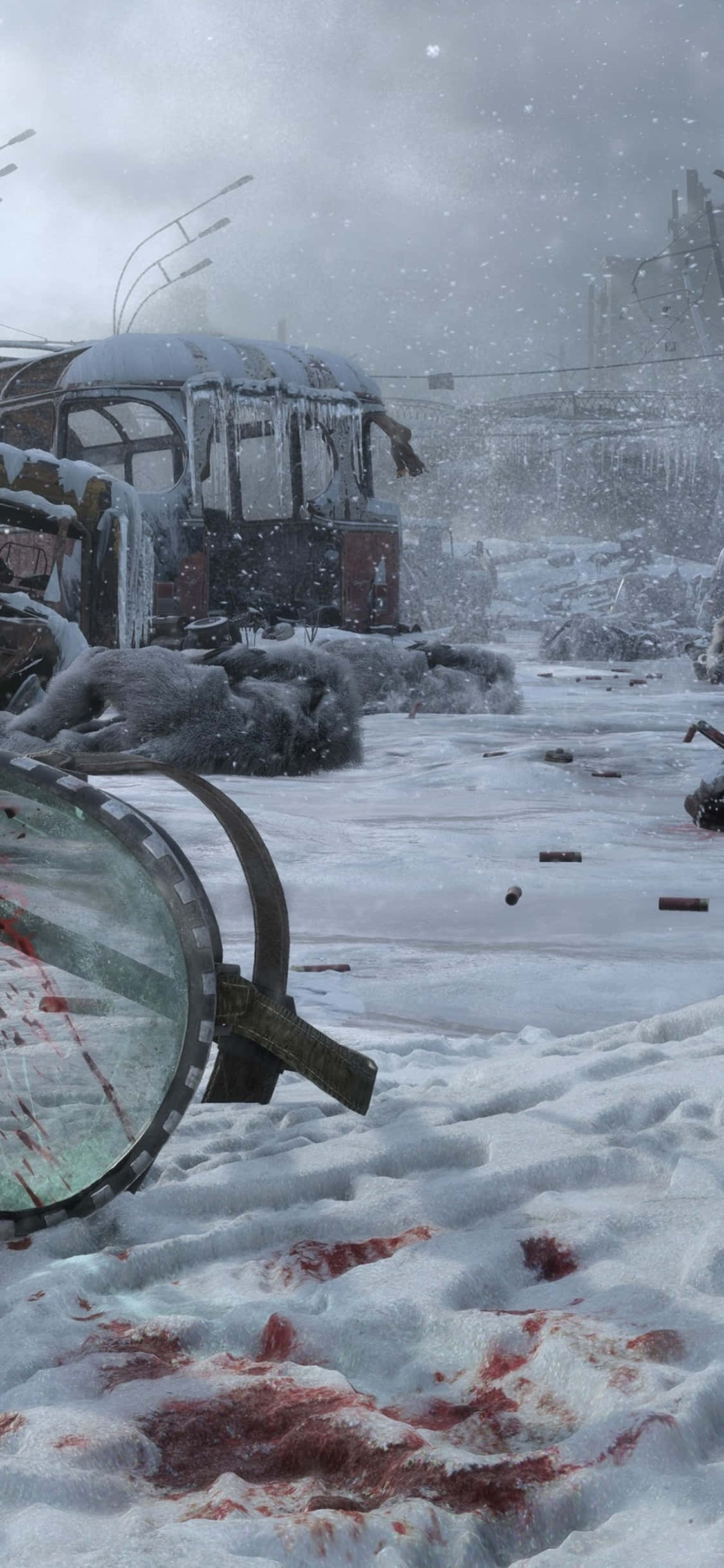 una escena cubierta de nieve con un par de gafas y sangre Fondos de pantalla
