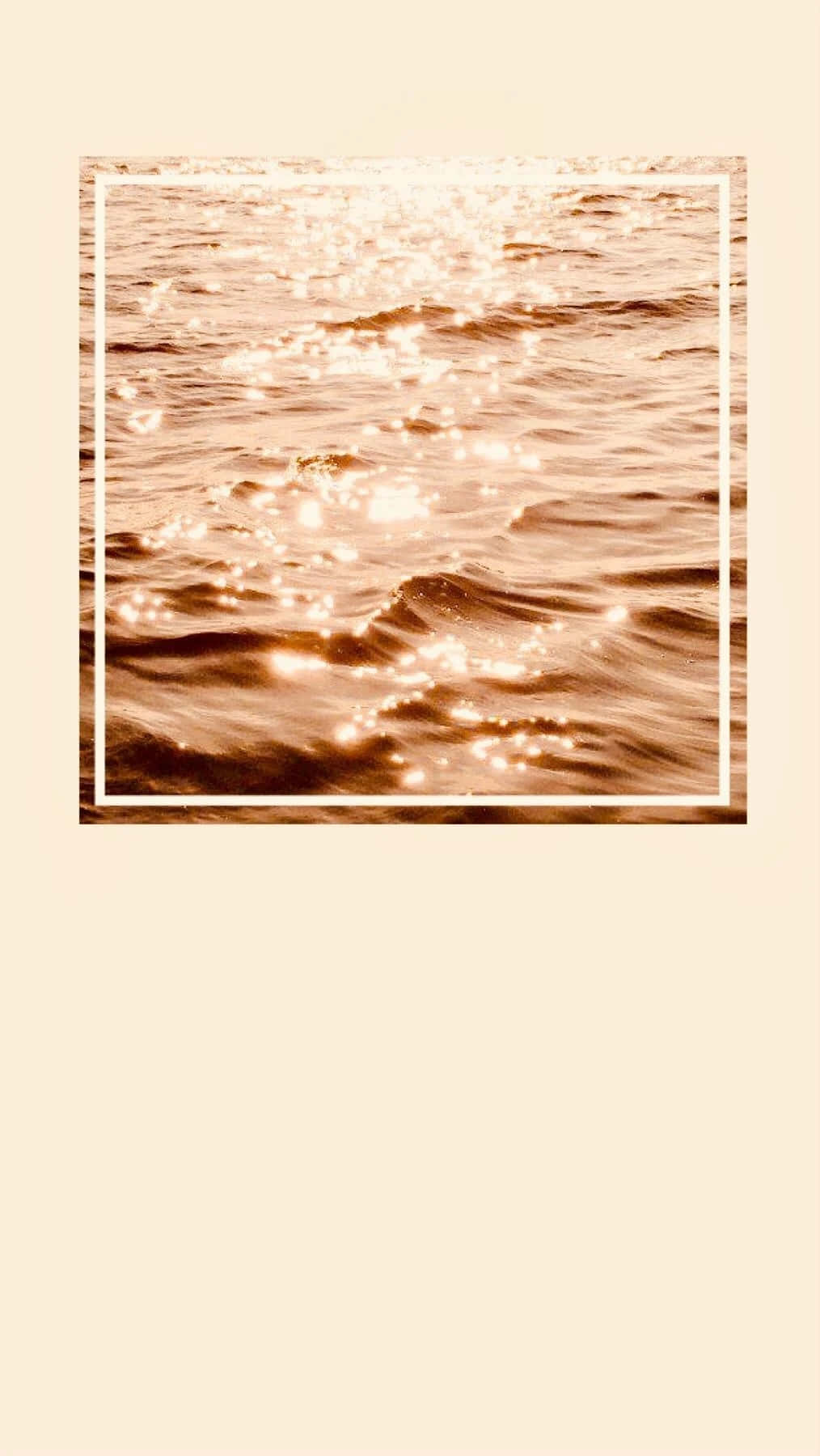 una foto de un atardecer sobre el agua Fondos de pantalla