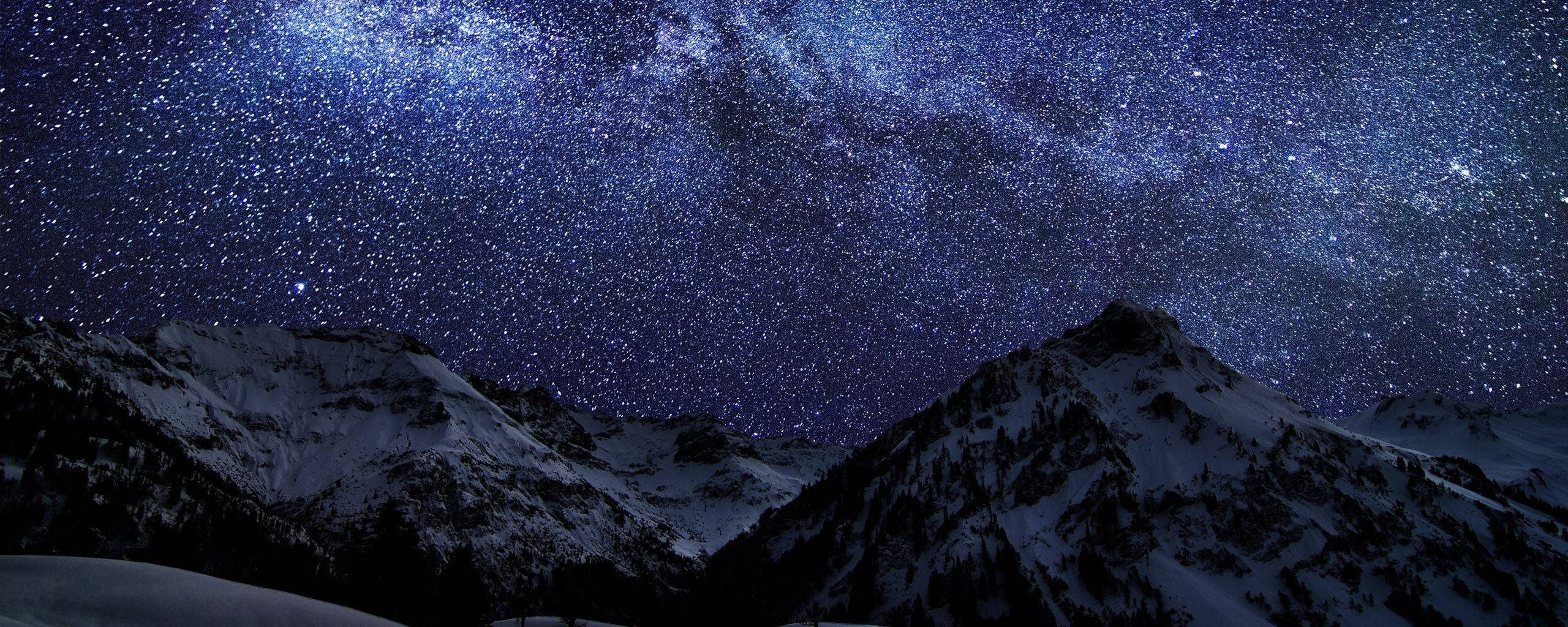 Una Noche Vibrante en las Montañas Fondos de pantalla
