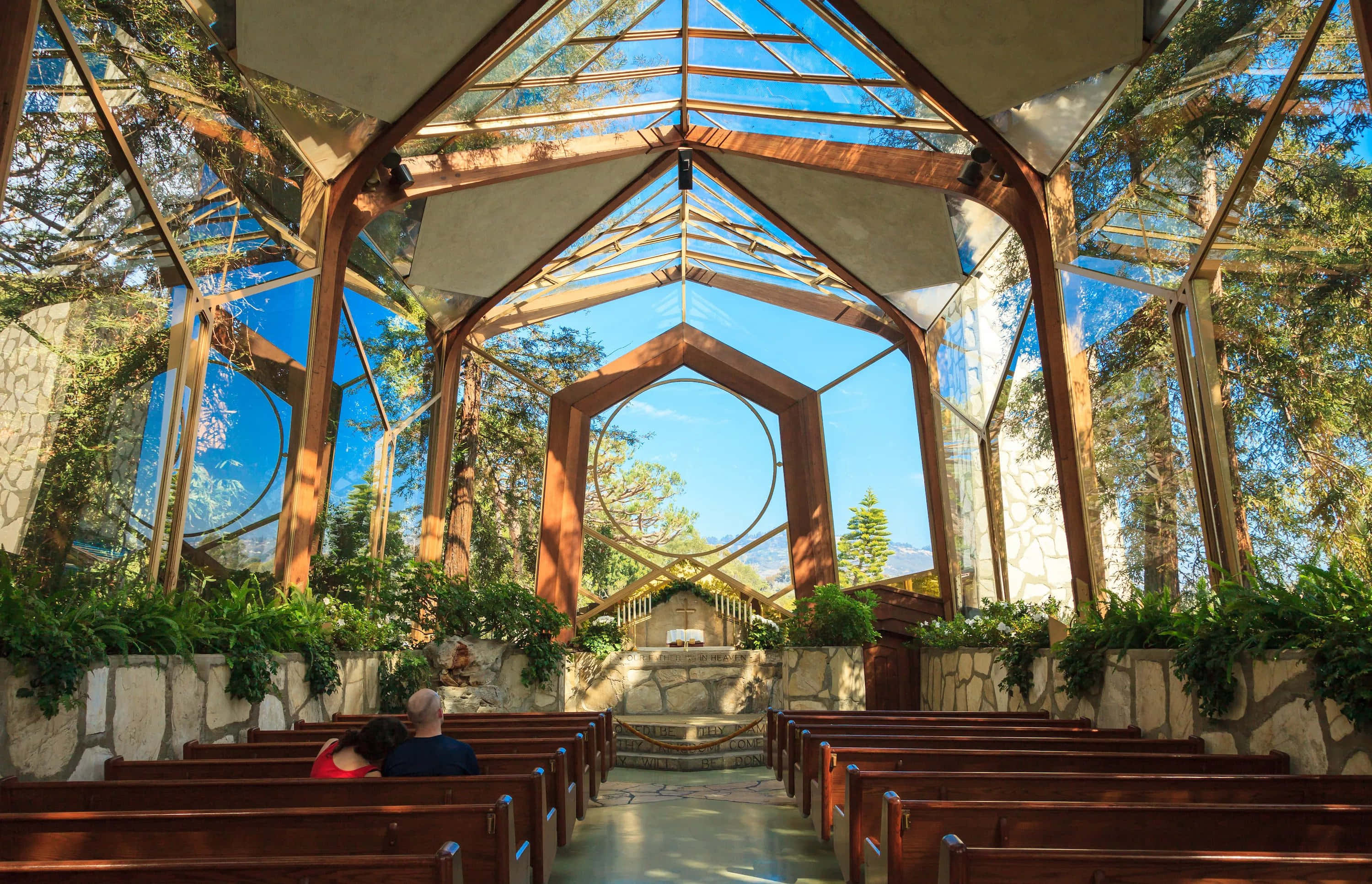 Una puesta de sol cerca de una iglesia trae una serena sensación de paz. Fondos de pantalla