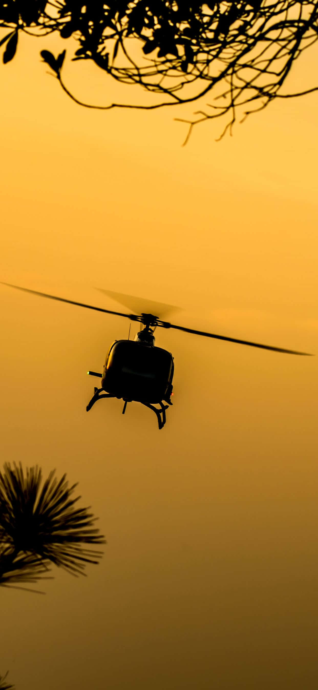 Una Vista Aérea de un Helicóptero Elegante que Lleva el Nuevo iPhone Xs Max Fondos de pantalla