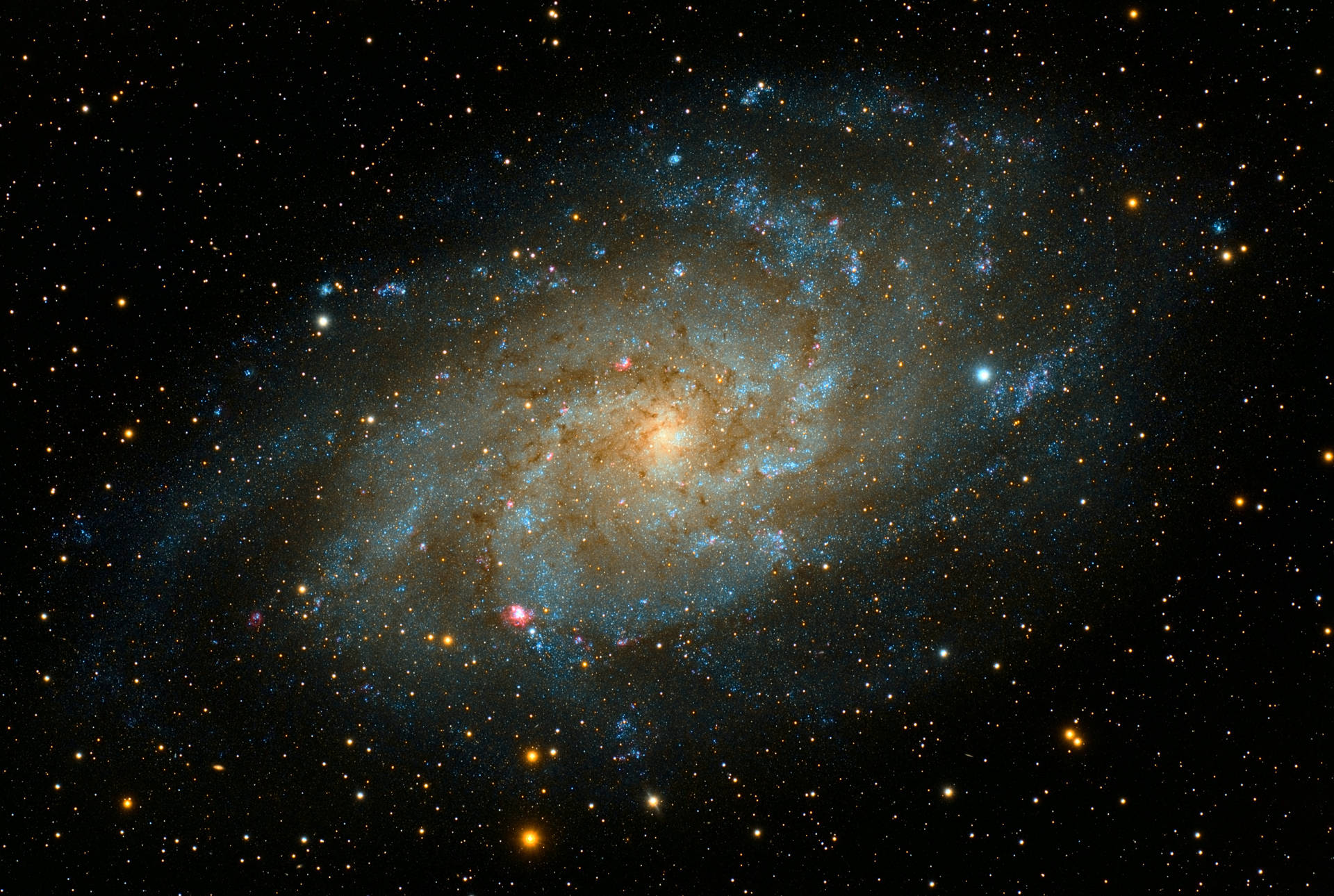Fondo de pantalla HD 4K de la galaxia de Andrómeda en el espacio exterior